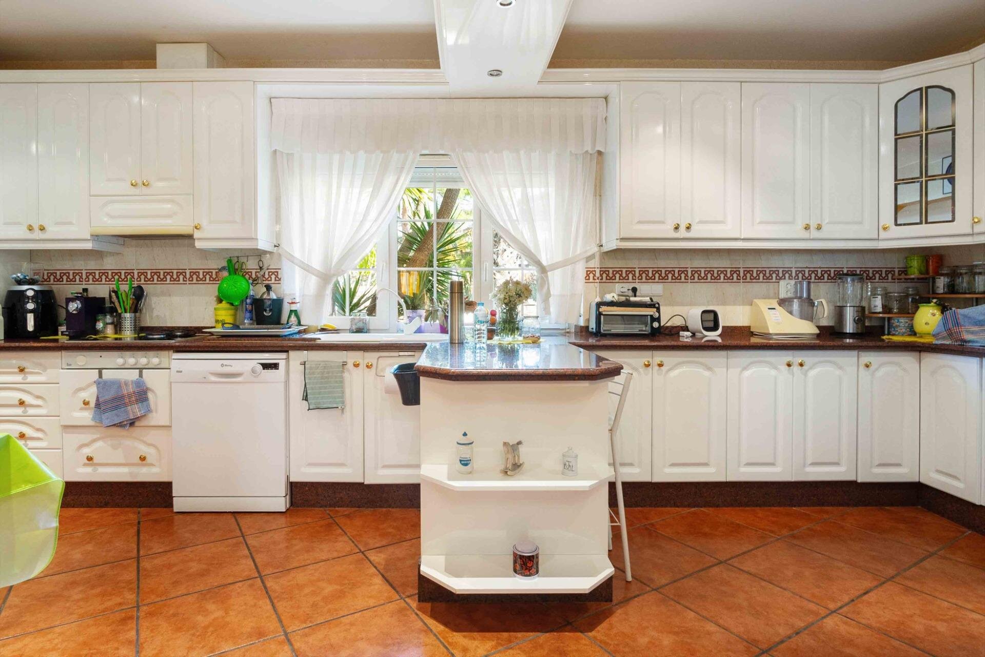 3-Bedroom Villa in Costa Blanca, Cabo Roig - Image 12