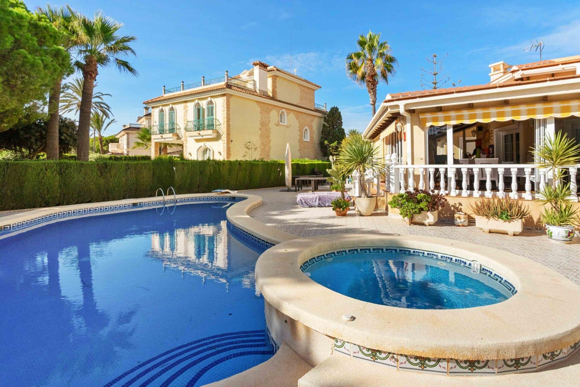 3-Bedroom Villa in Costa Blanca, Cabo Roig - Image 36
