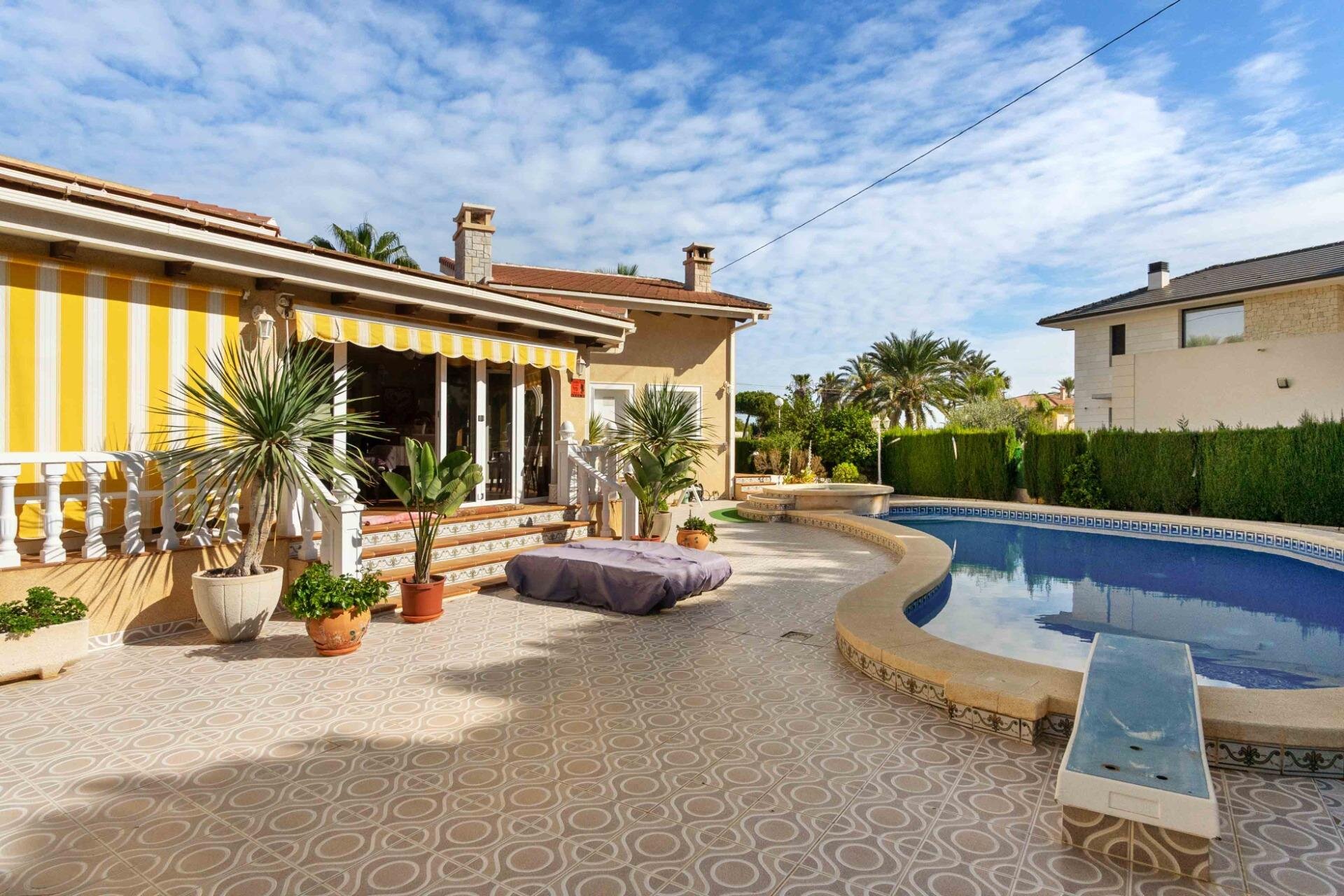 3-Bedroom Villa in Costa Blanca, Cabo Roig - Image 37
