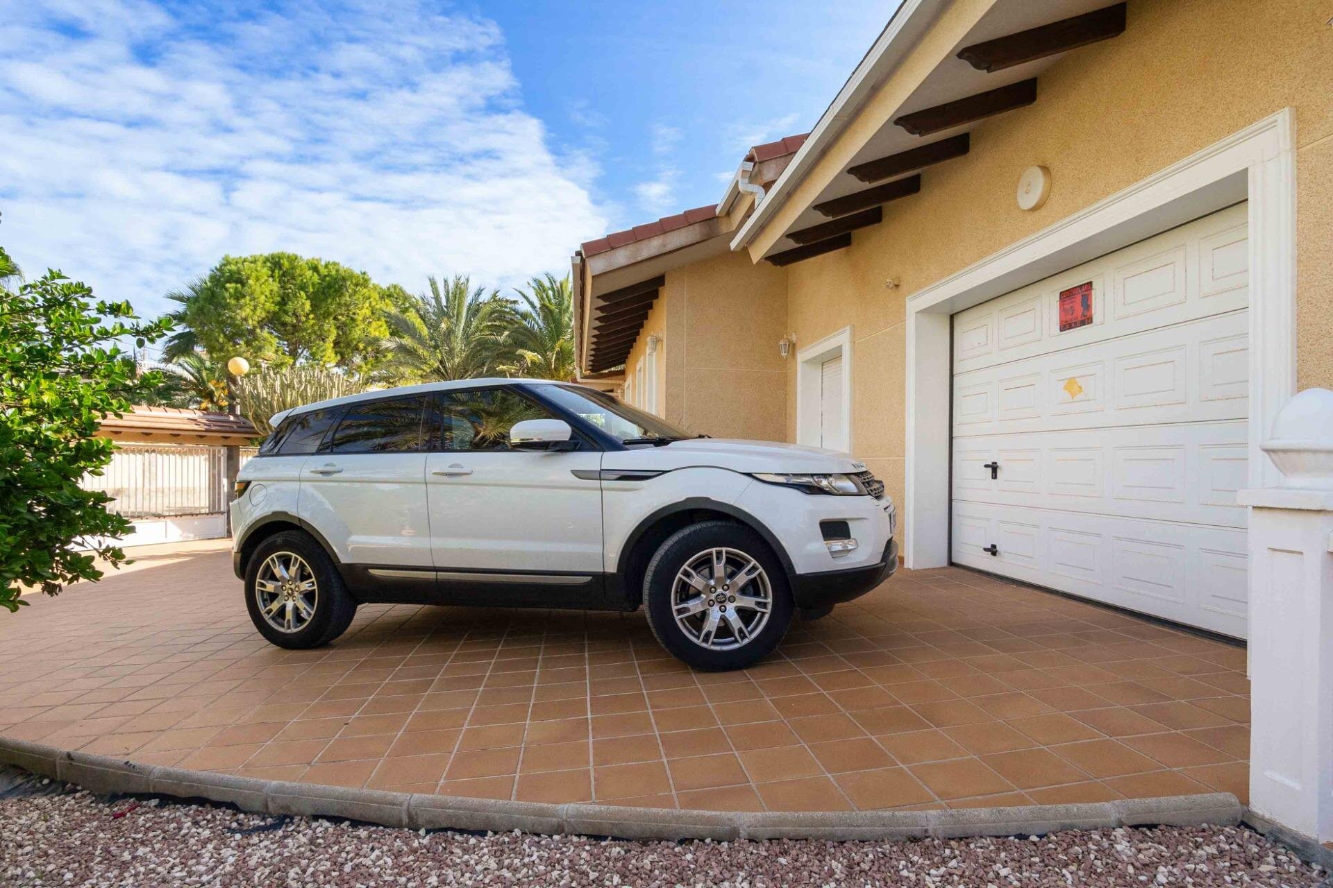3-Bedroom Villa in Costa Blanca, Cabo Roig - Image 43