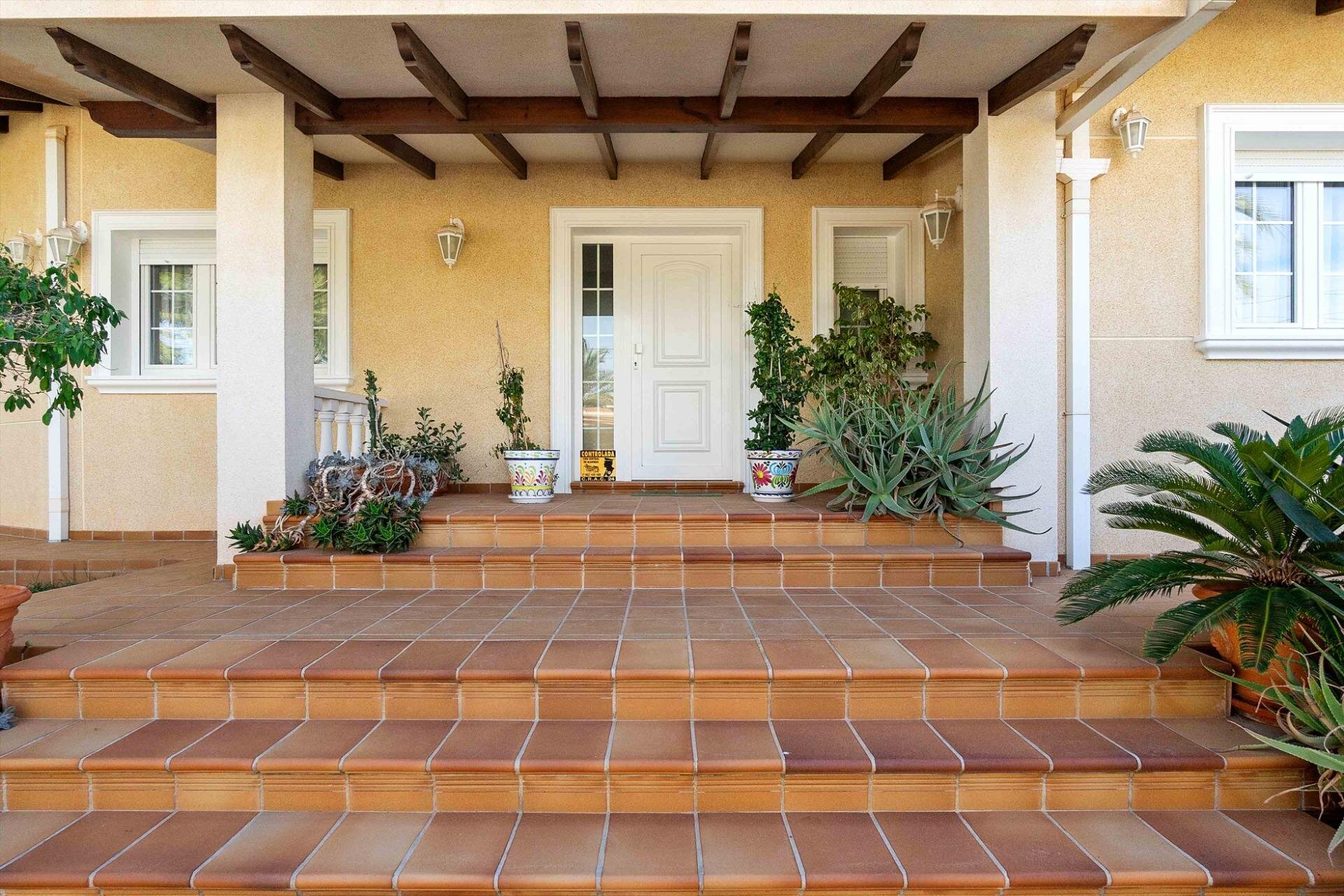 3-Bedroom Villa in Costa Blanca, Cabo Roig - Image 45