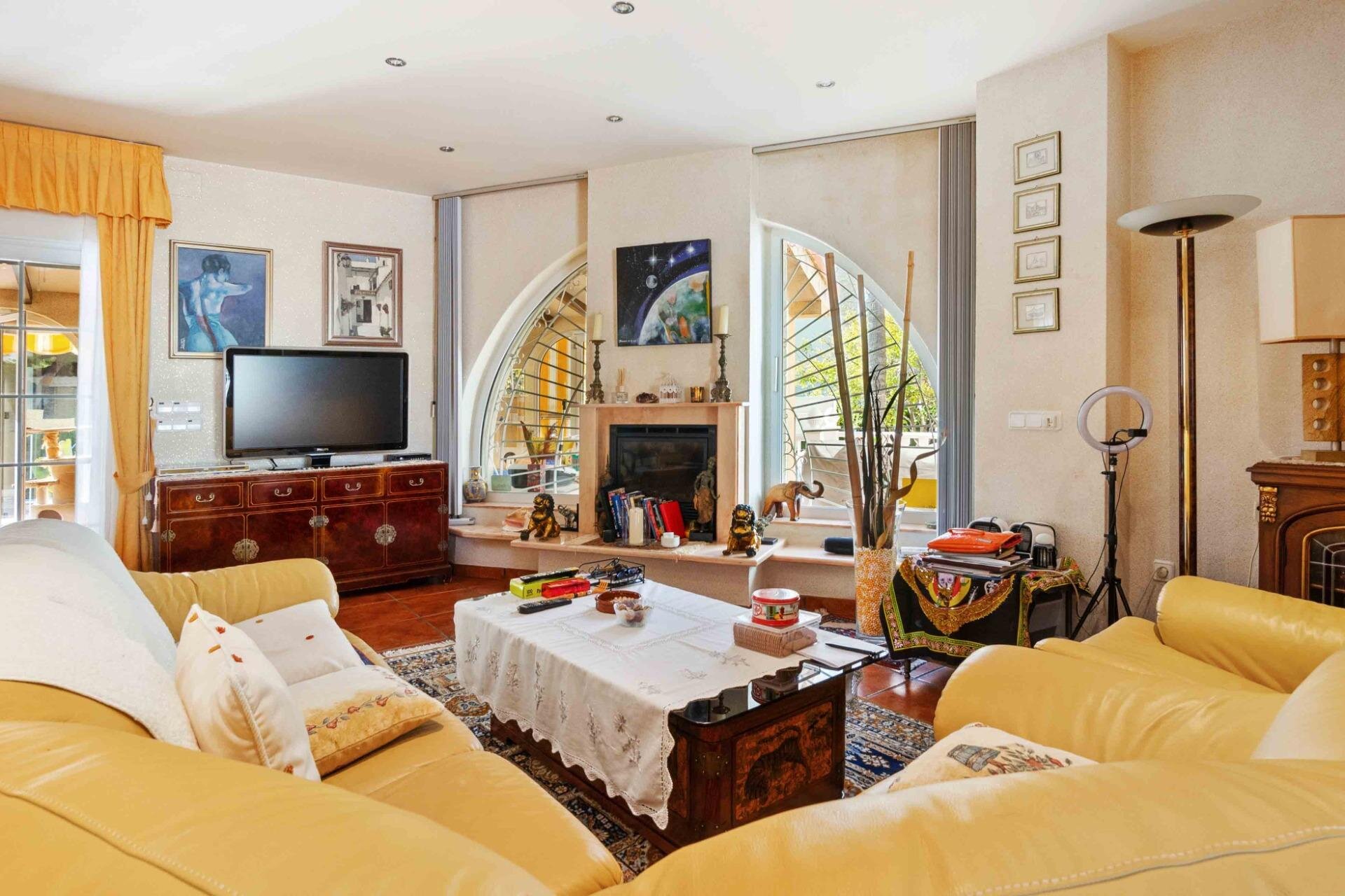 3-Bedroom Villa in Costa Blanca, Cabo Roig - Image 7