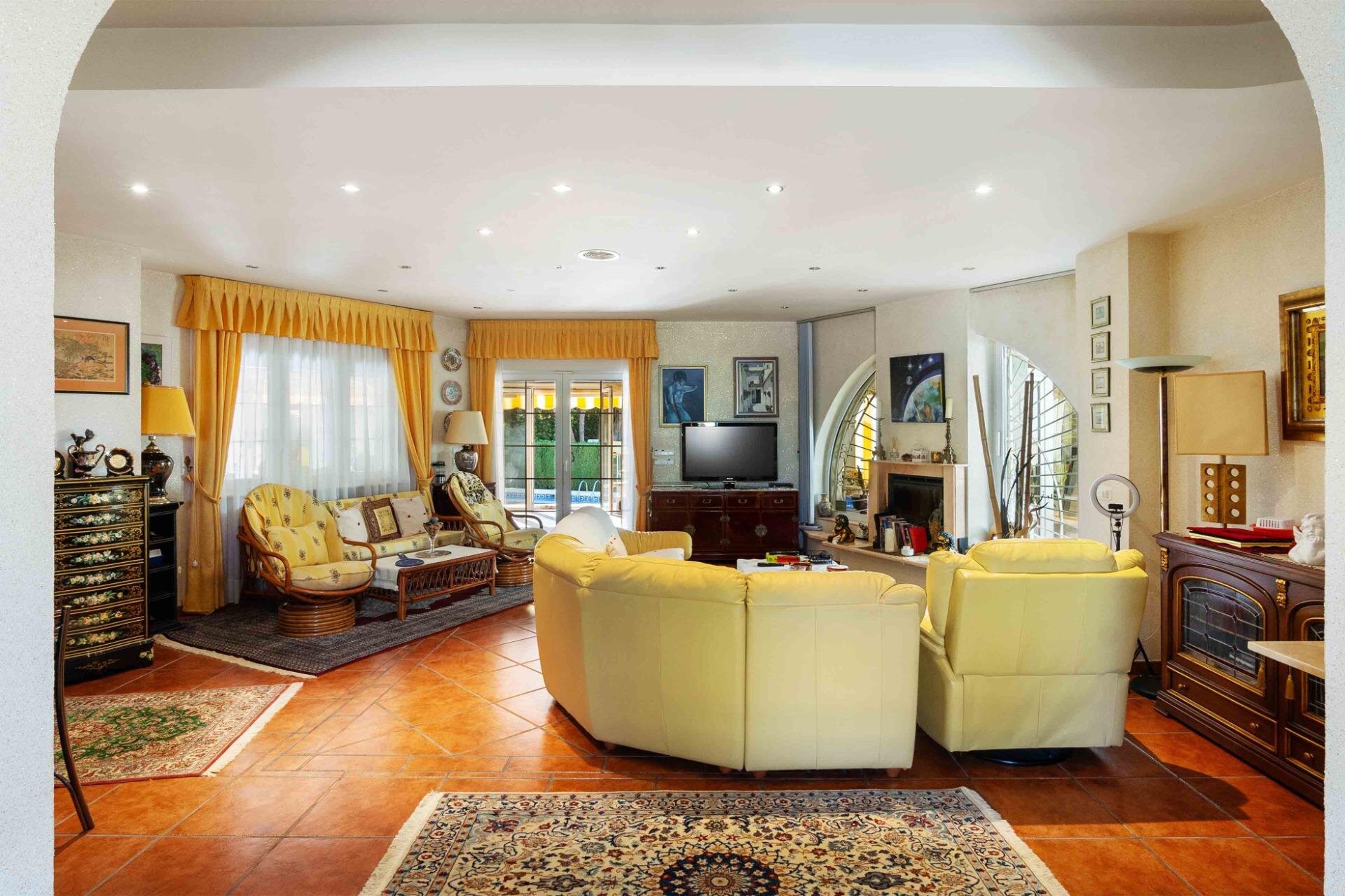 3-Bedroom Villa in Costa Blanca, Cabo Roig - Image 8