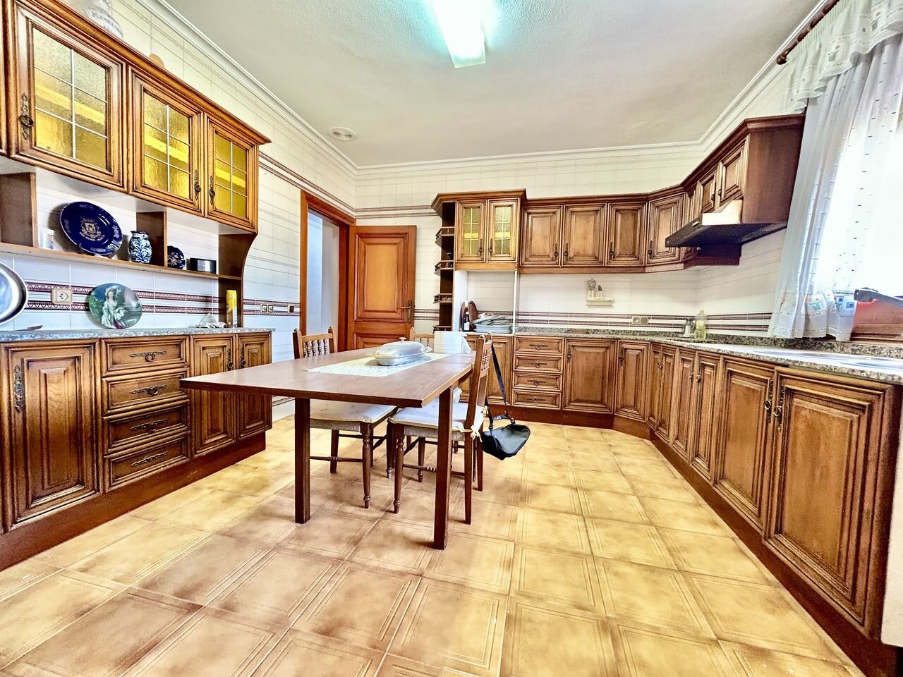 4-Bedroom Villa in Centro, Santiago de la Ribera - Image 11