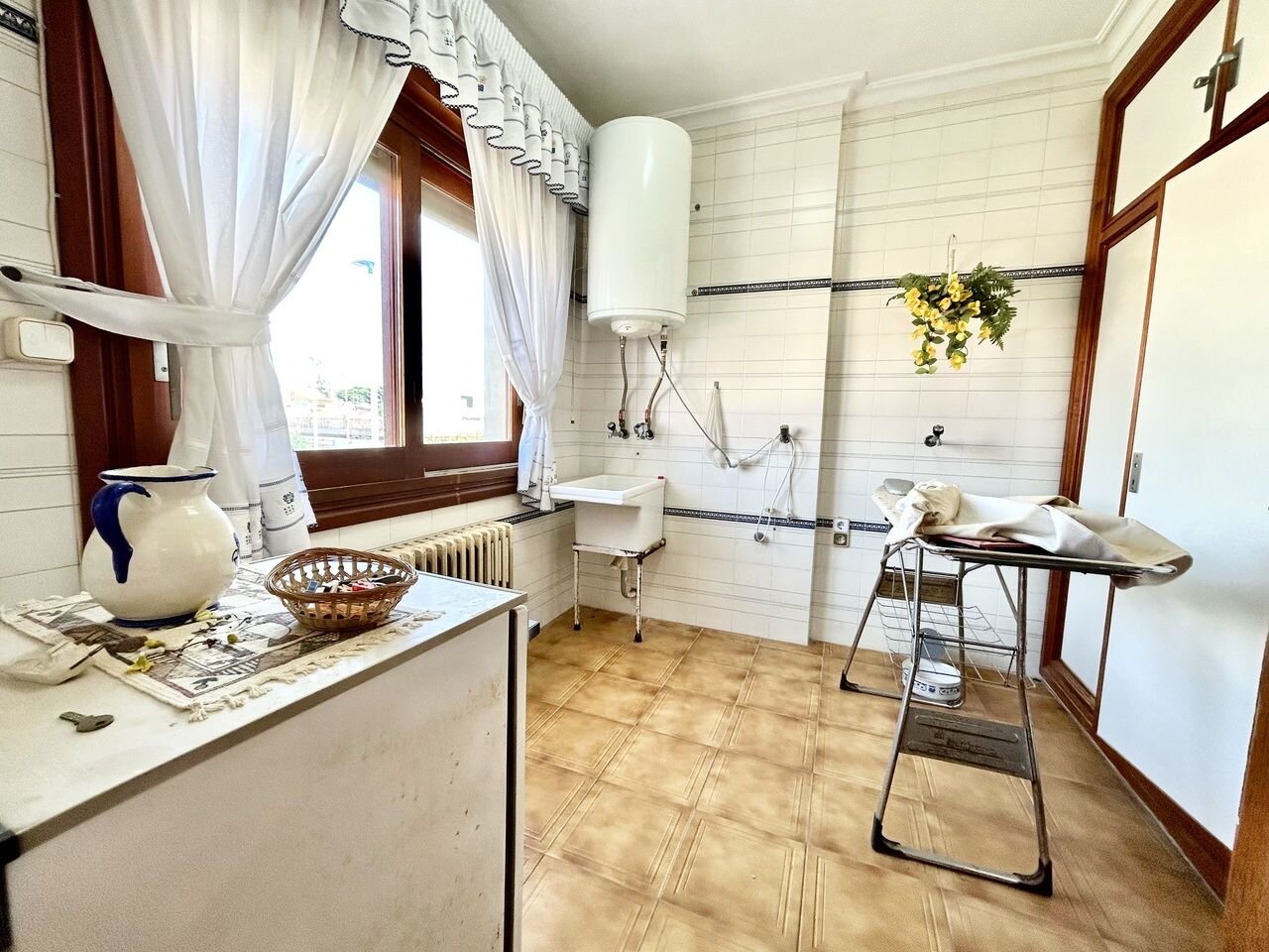 4-Bedroom Villa in Centro, Santiago de la Ribera - Image 12