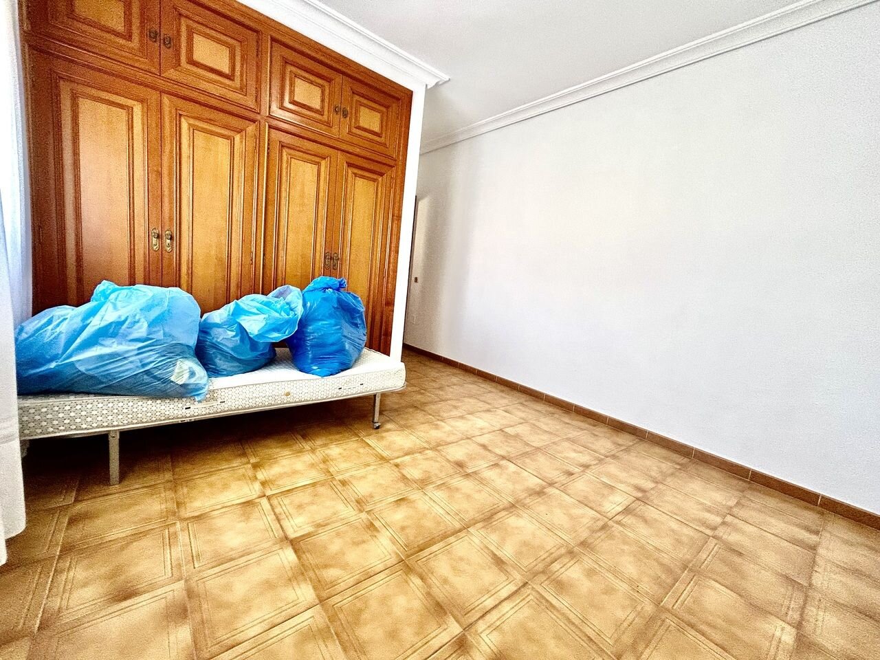 4-Bedroom Villa in Centro, Santiago de la Ribera - Image 19