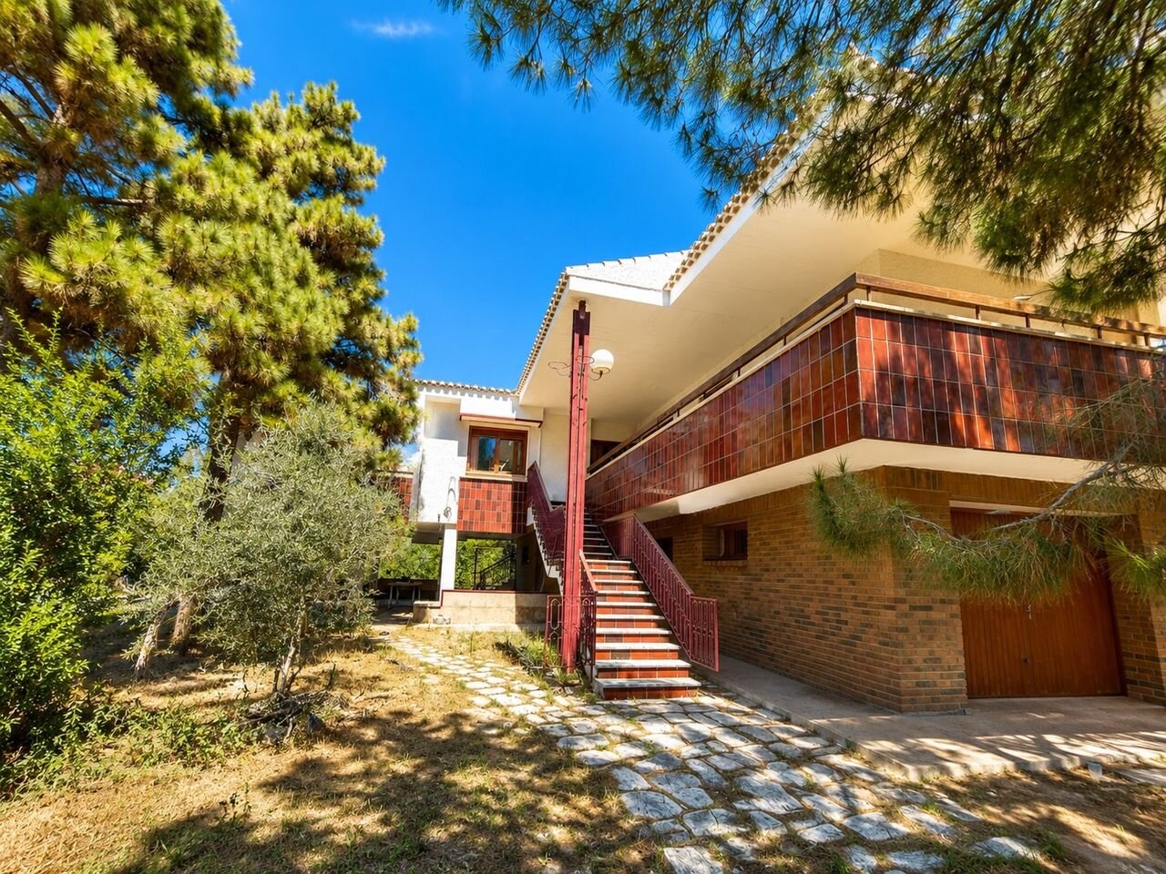 4-Bedroom Villa in Centro, Santiago de la Ribera - Image 2