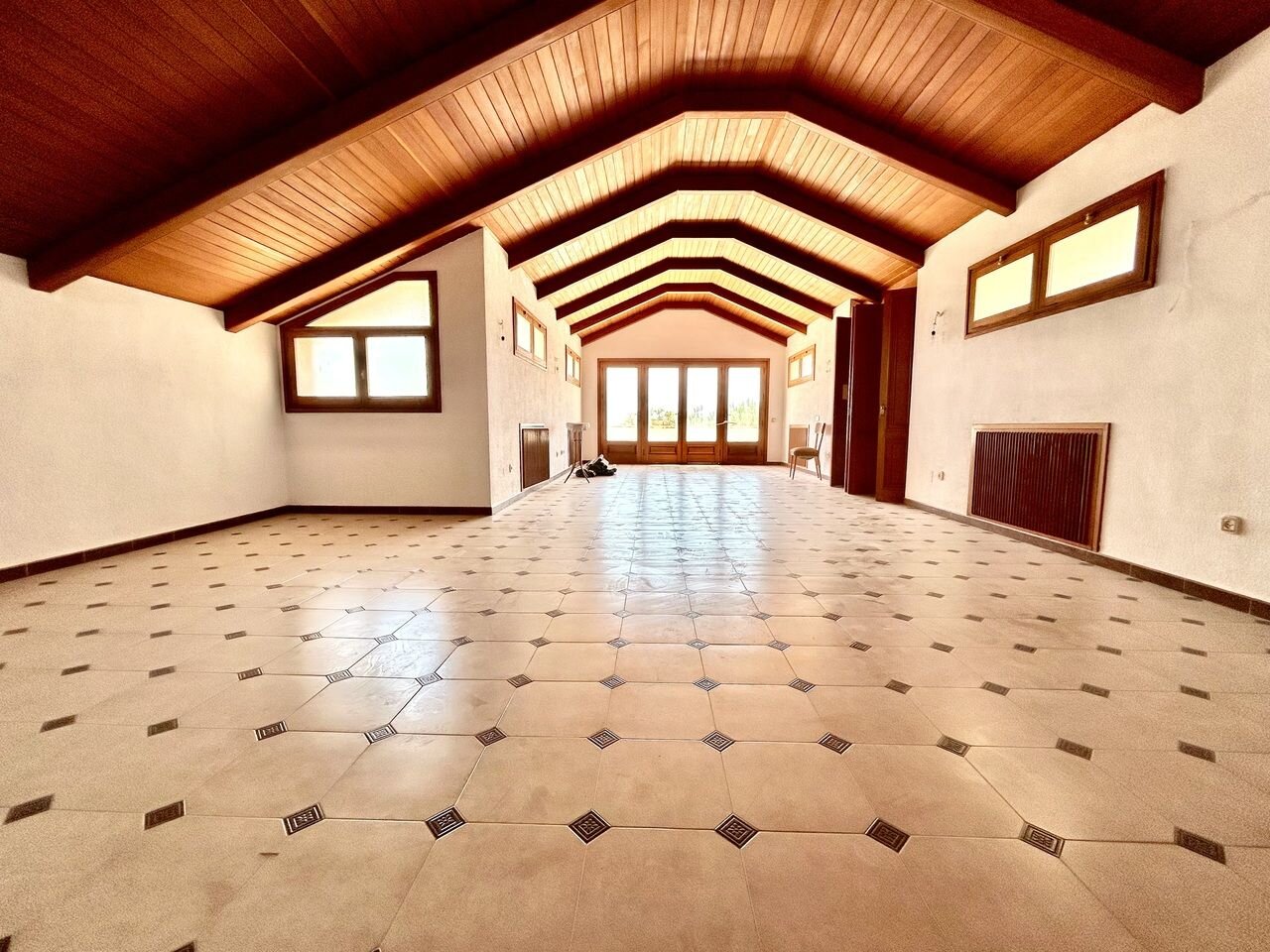 4-Bedroom Villa in Centro, Santiago de la Ribera - Image 22
