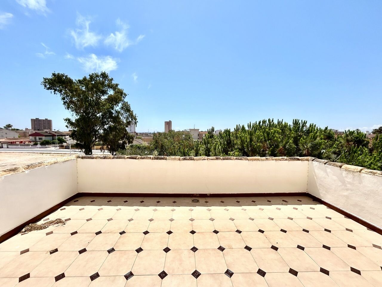 4-Bedroom Villa in Centro, Santiago de la Ribera - Image 25
