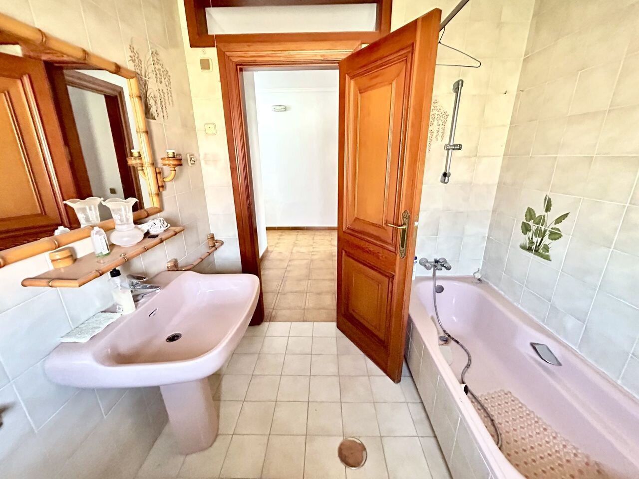 4-Bedroom Villa in Centro, Santiago de la Ribera - Image 28