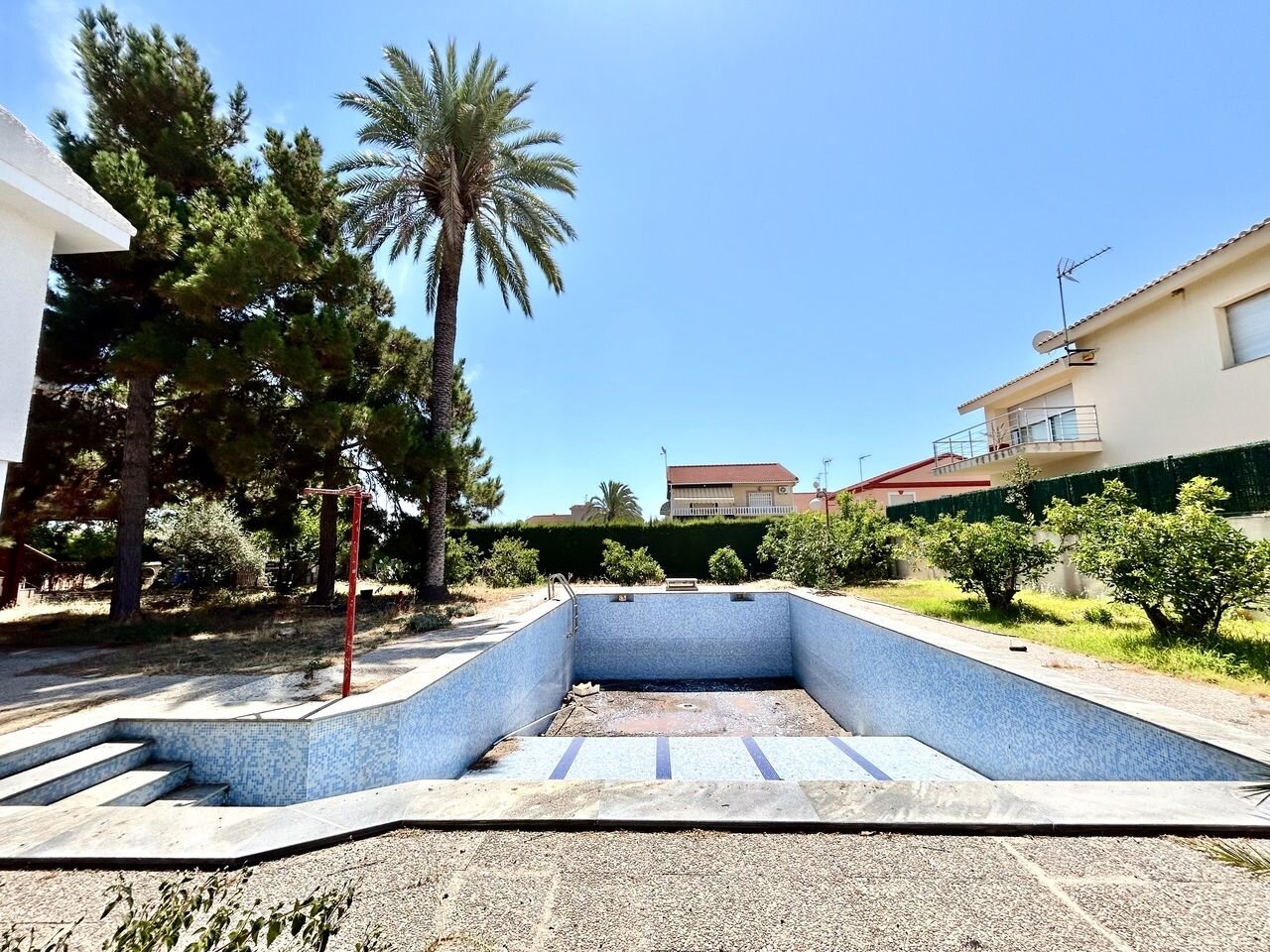 4-Bedroom Villa in Centro, Santiago de la Ribera - Image 6