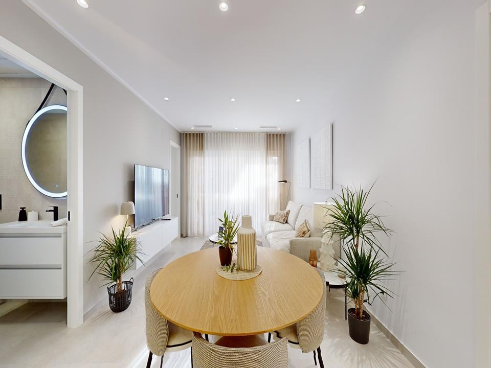 3-Bedroom Middle Floor Apartment in  Guardamar del Segura... - Image 6