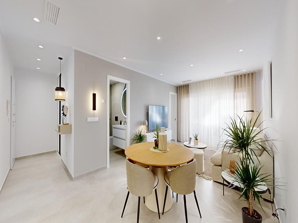 3-Bedroom Middle Floor Apartment in  Guardamar del Segura... - Image 7