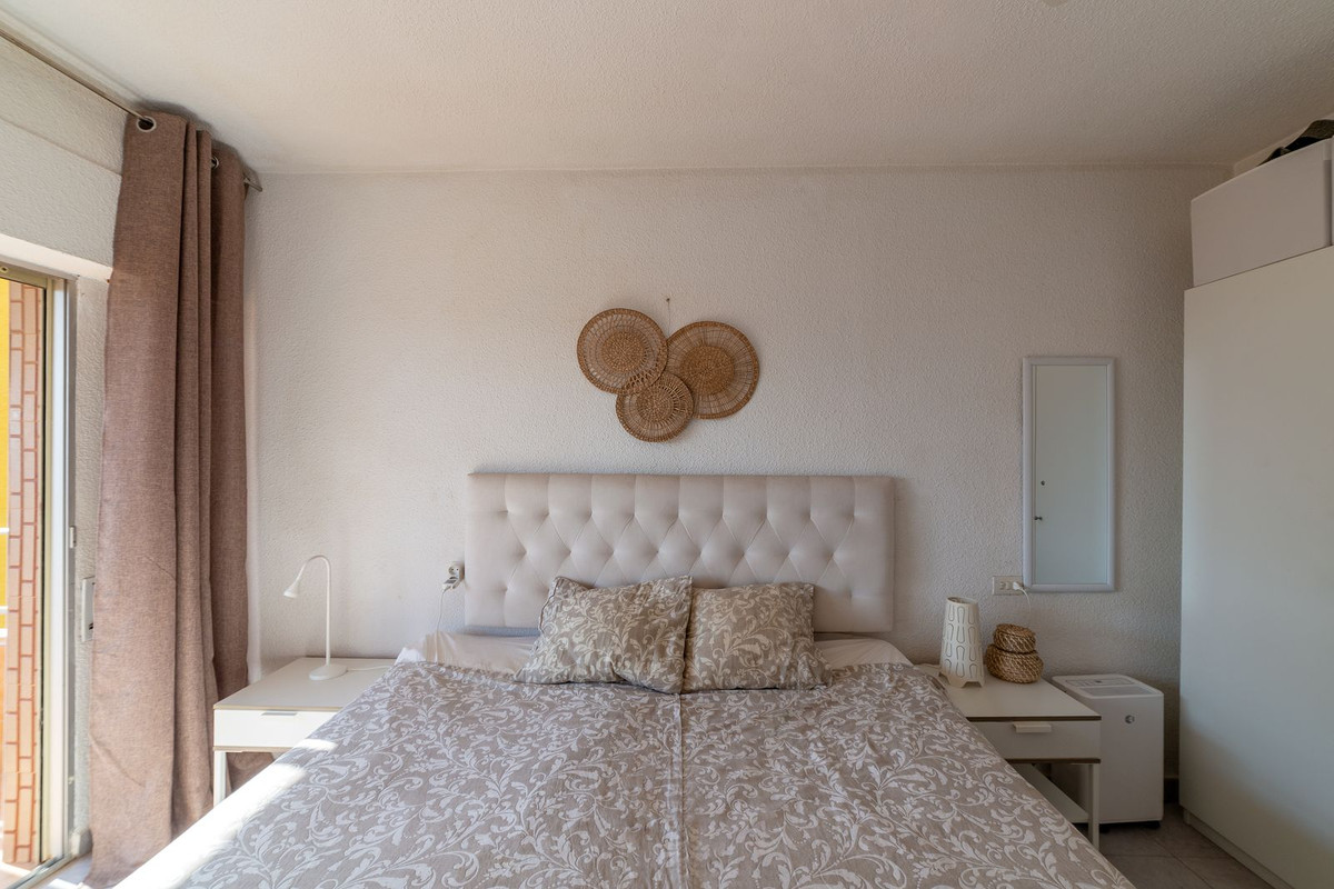 Tussenwoning met 2 Slaapkamers in Punta Prima, Orihuela C... - Image 10