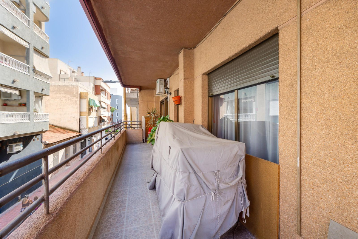5-Bedroom Middle Floor Apartment in  Torrevieja | Sunny C... - Image 12