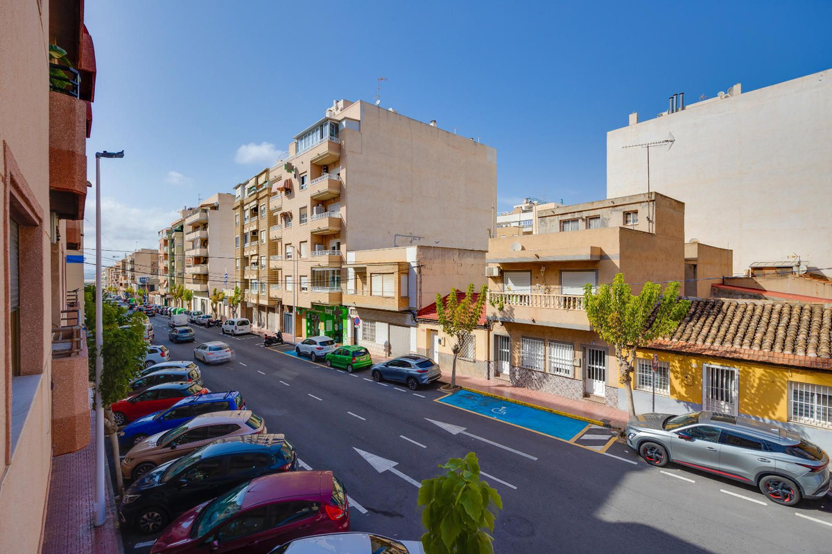 5-Bedroom Middle Floor Apartment in  Torrevieja | Sunny C... - Image 13