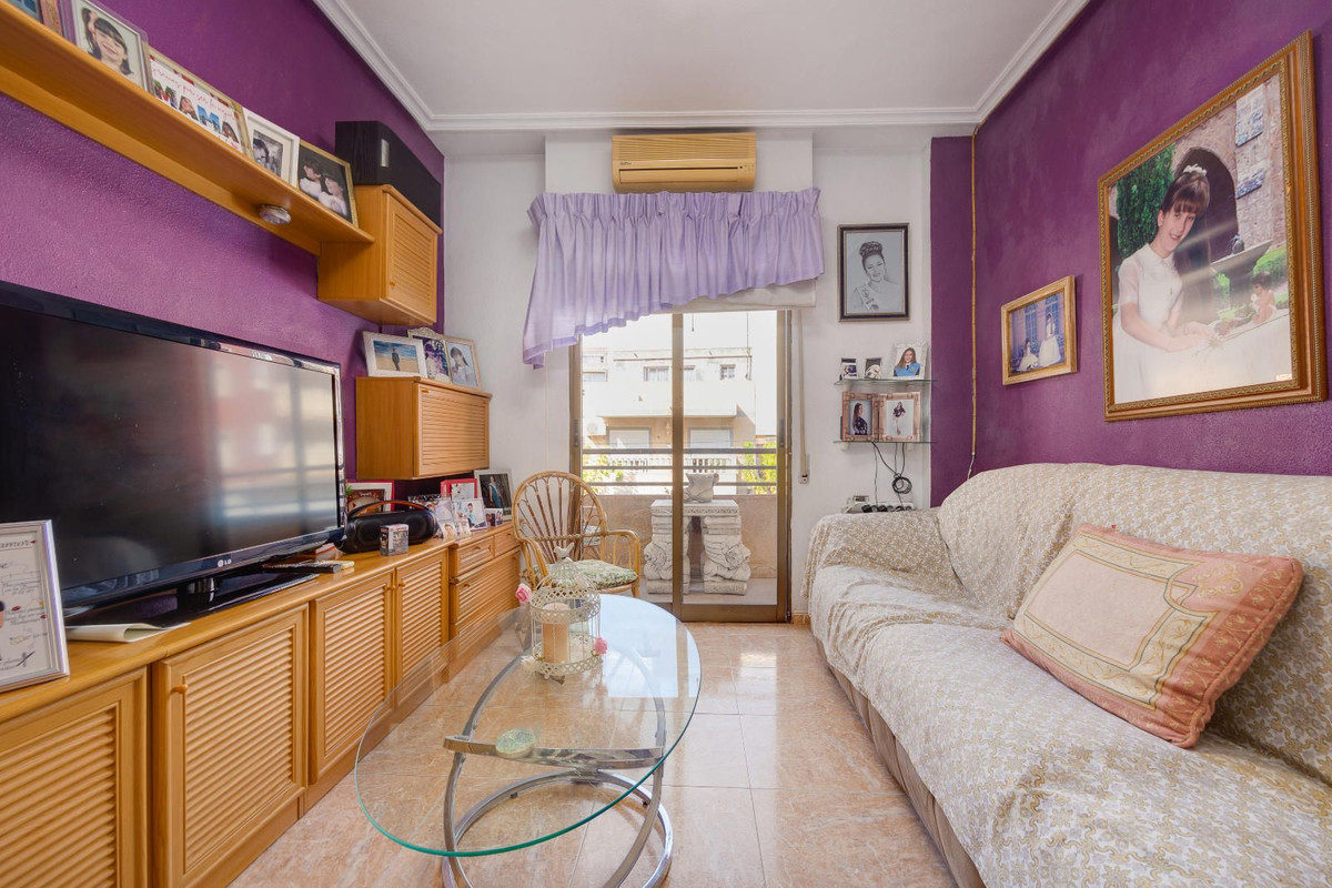 5-Bedroom Middle Floor Apartment in  Torrevieja | Sunny C... - Image 20