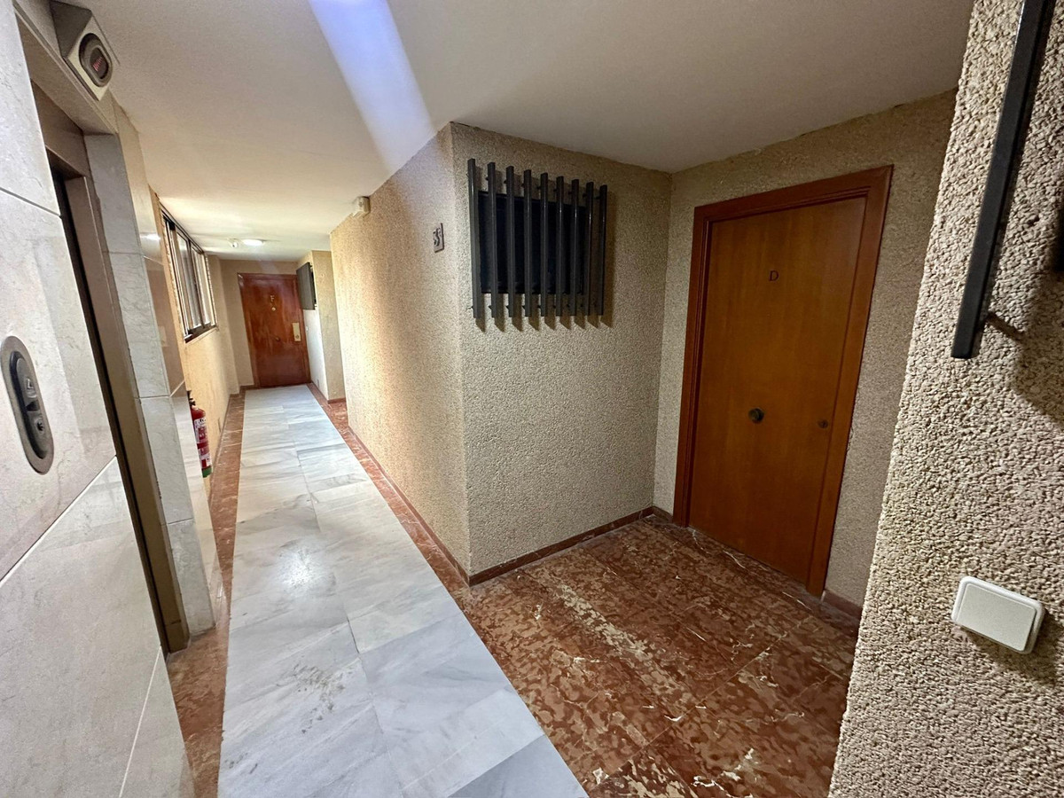 1-Bedroom Middle Floor Apartment in Benidorm | Sunny Cas... - Image 15