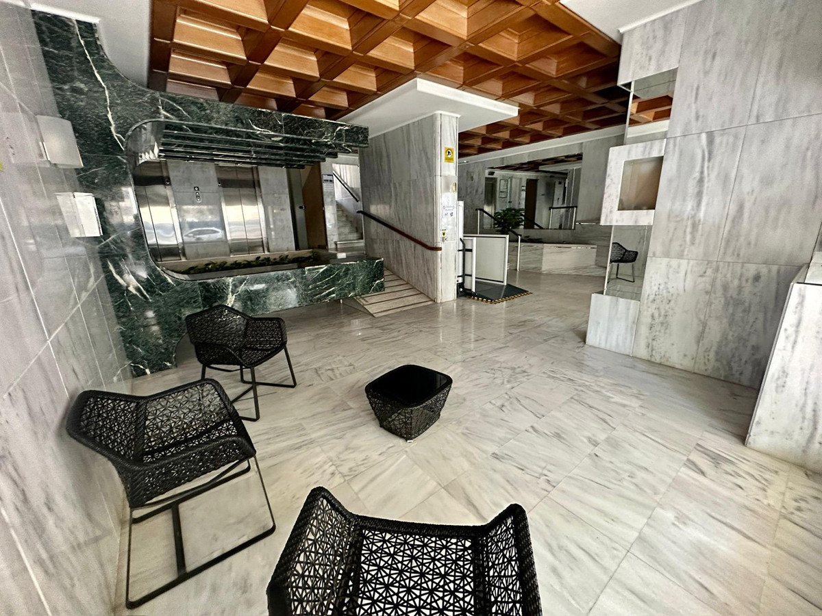 1-Bedroom Middle Floor Apartment in Benidorm | Sunny Cas... - Image 16