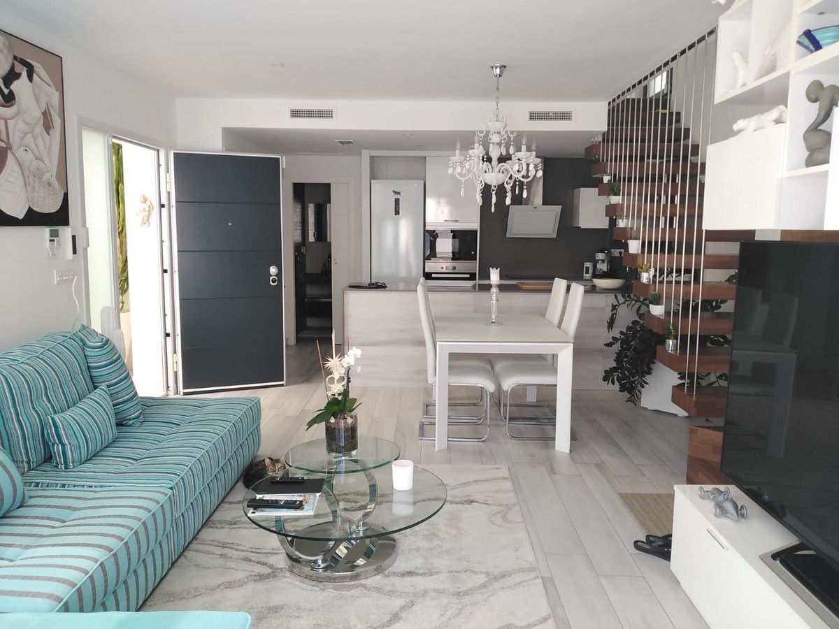 Villa in Orihuela Costa - Image 4