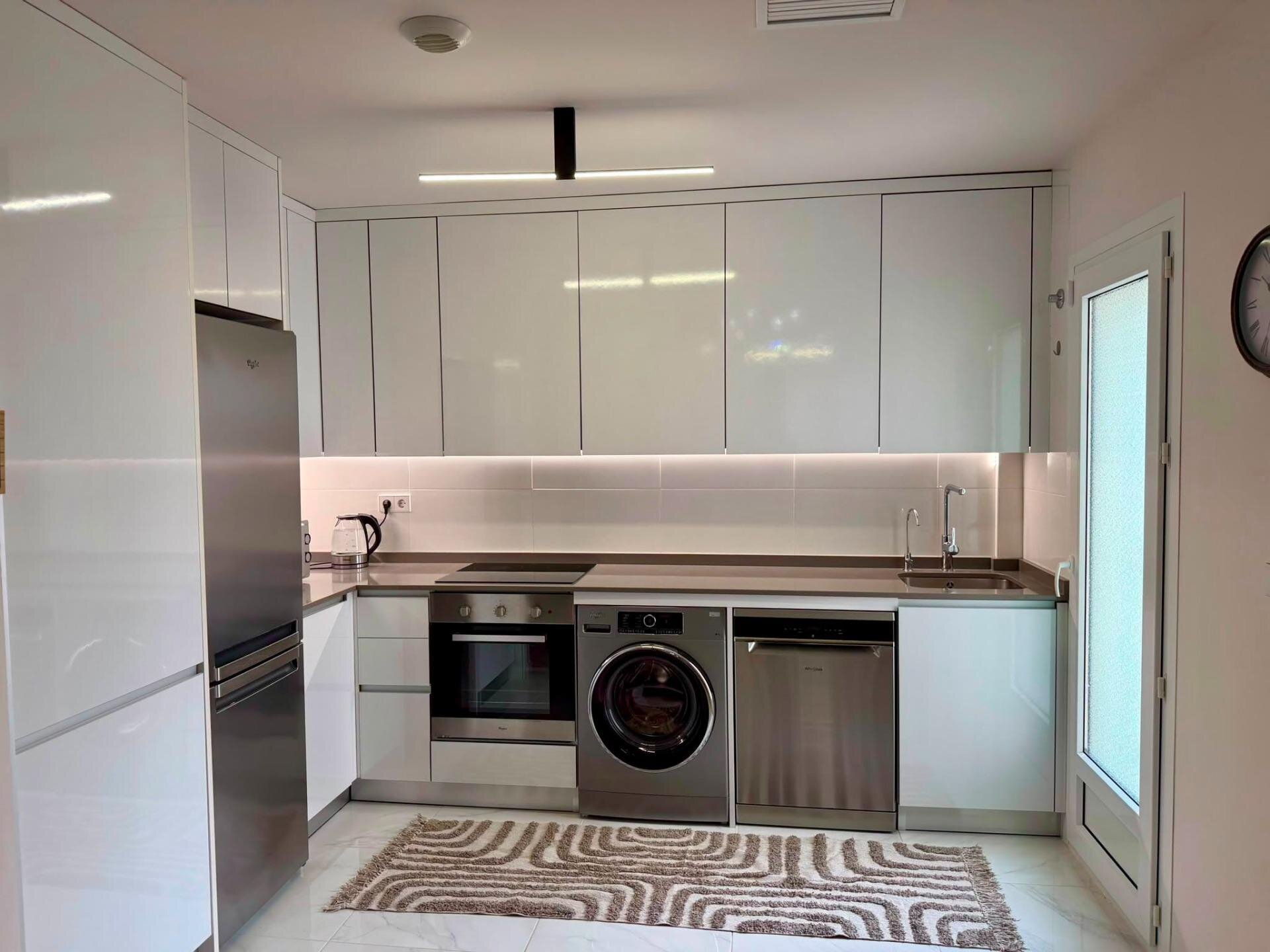 2-Bedroom Apartment in Aguas Nuevas, Torrevieja - Image 11