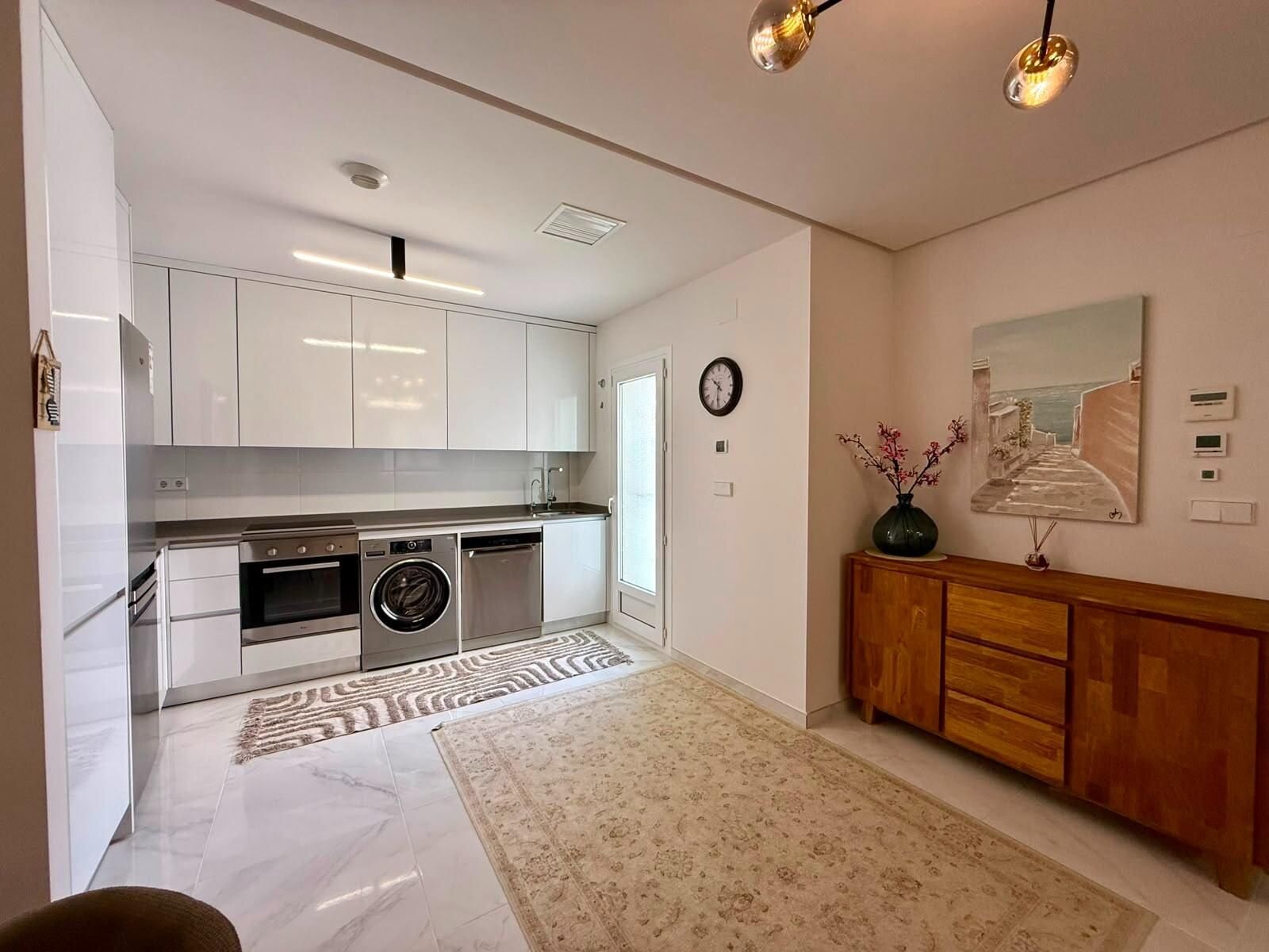 2-Bedroom Apartment in Aguas Nuevas, Torrevieja - Image 12