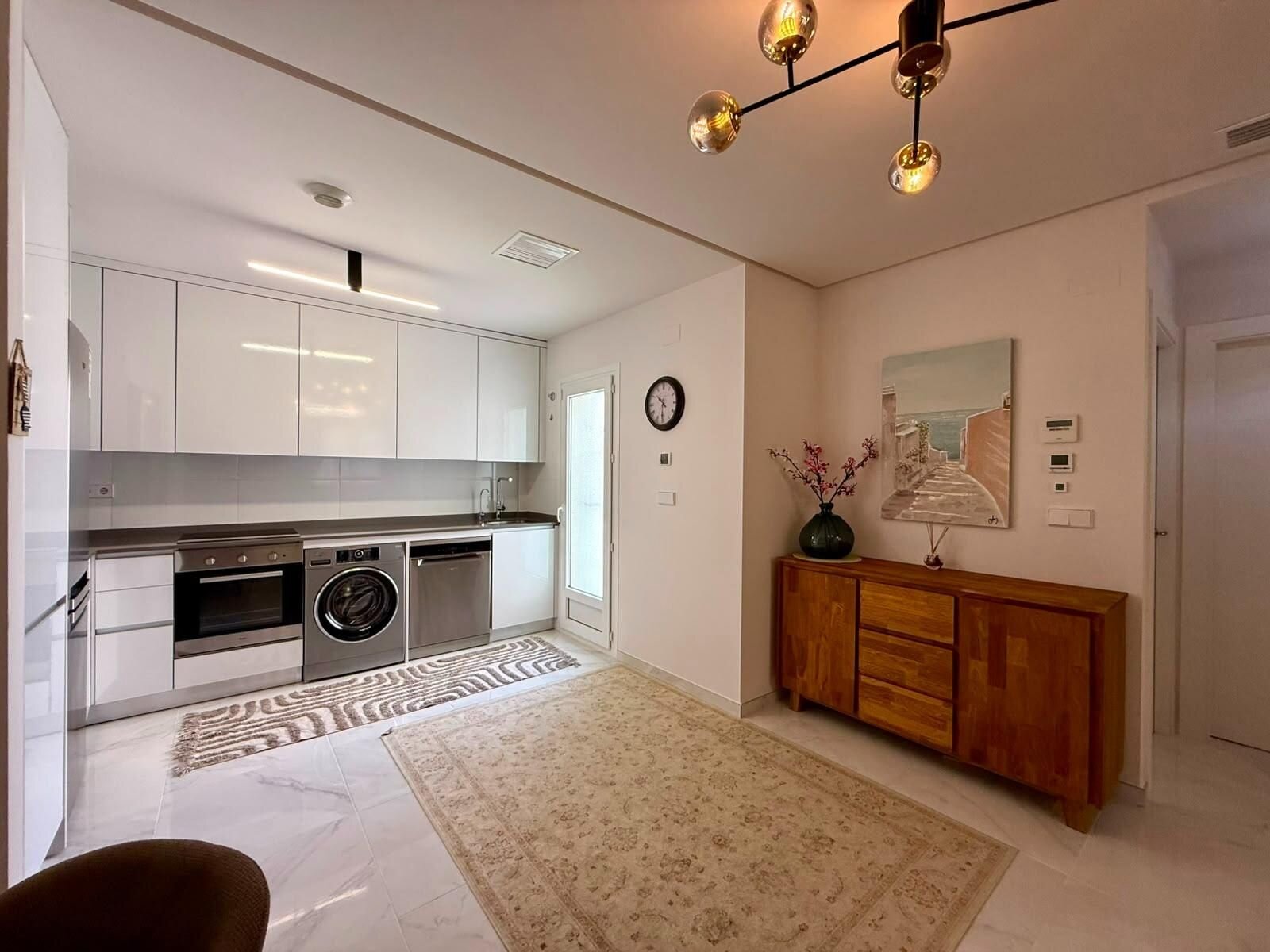 2-Bedroom Apartment in Aguas Nuevas, Torrevieja - Image 14