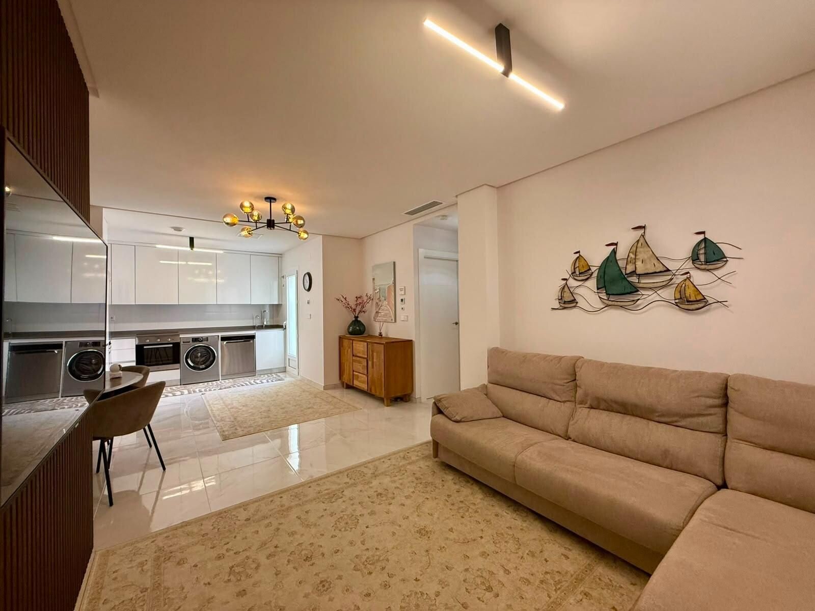 2-Bedroom Apartment in Aguas Nuevas, Torrevieja - Image 26
