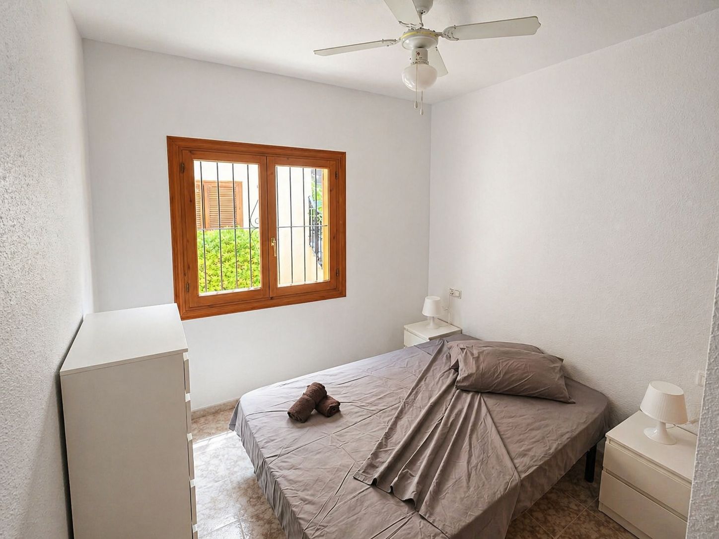 2-Bedroom Apartment in Playa Flamenca, Orihuela Costa - Image 10