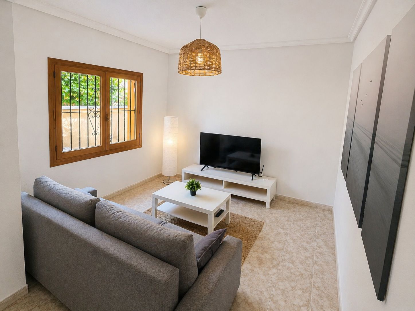2-Bedroom Apartment in Playa Flamenca, Orihuela Costa - Image 2