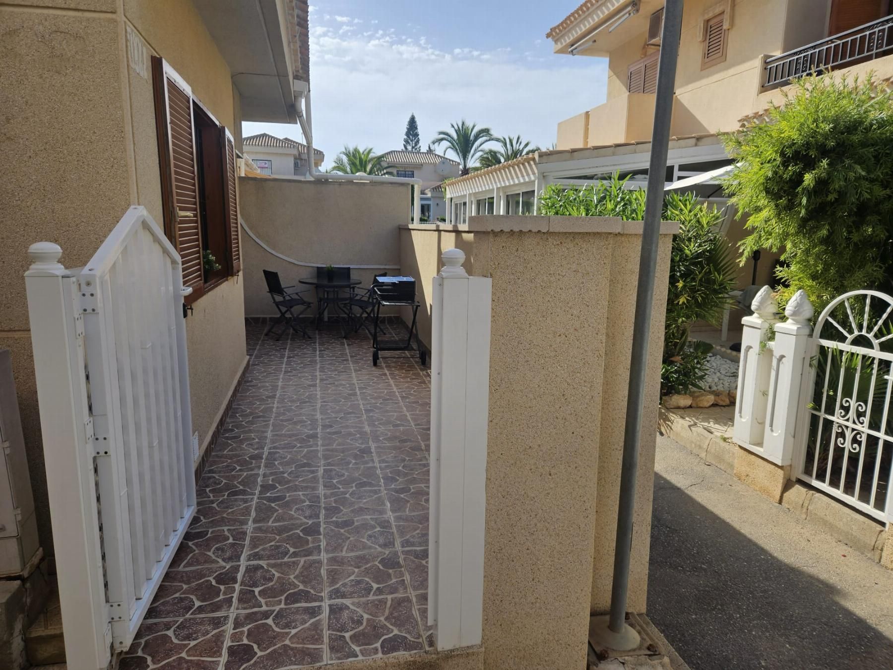 2-Bedroom Apartment in Playa Flamenca, Orihuela Costa - Image 3