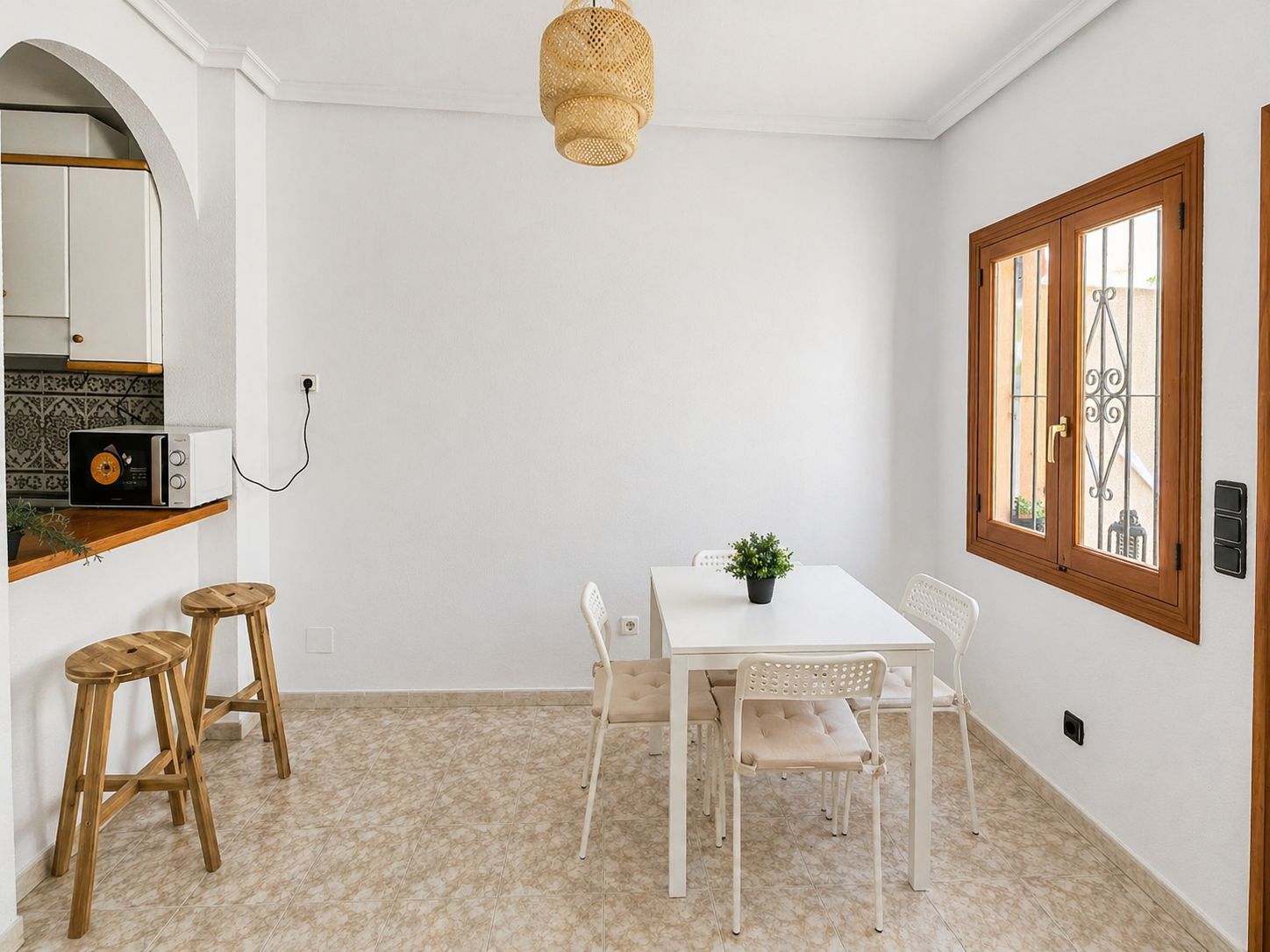 2-Bedroom Apartment in Playa Flamenca, Orihuela Costa - Image 6