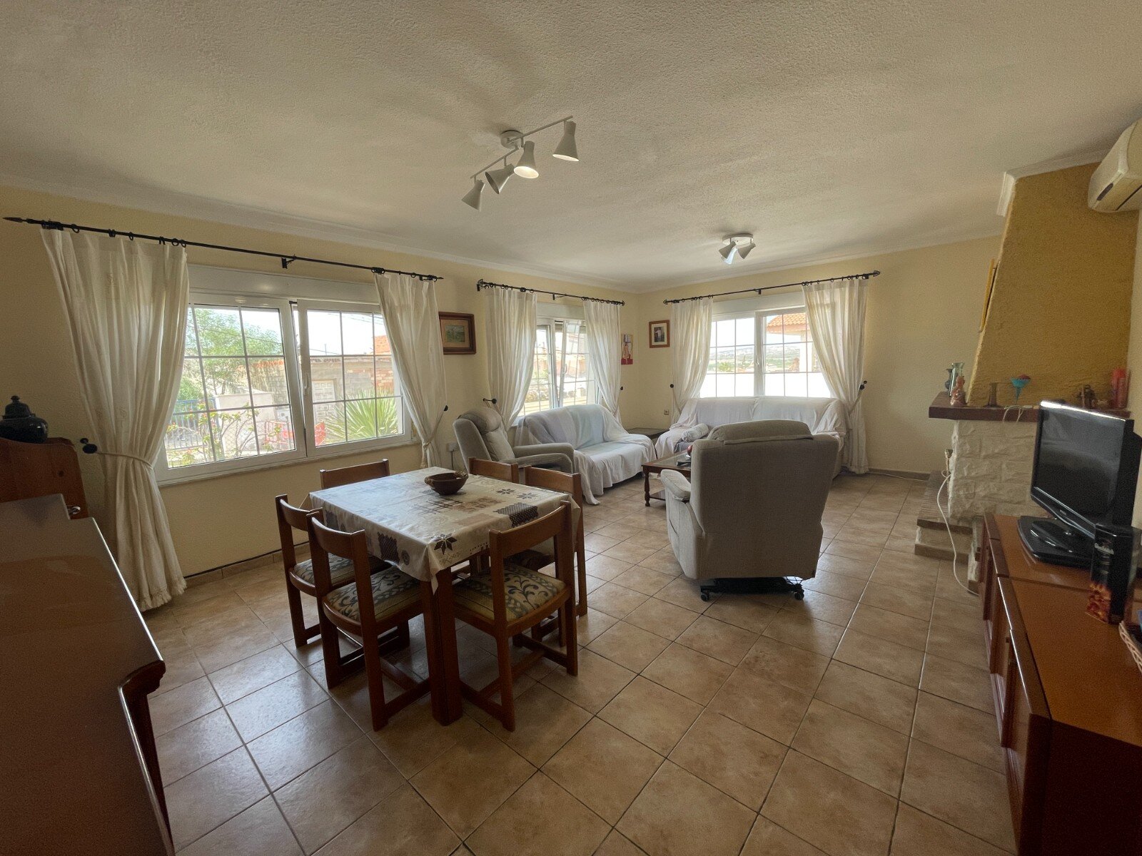 6-Bedroom Villa in Pueblo 4, Benijofar - Image 5