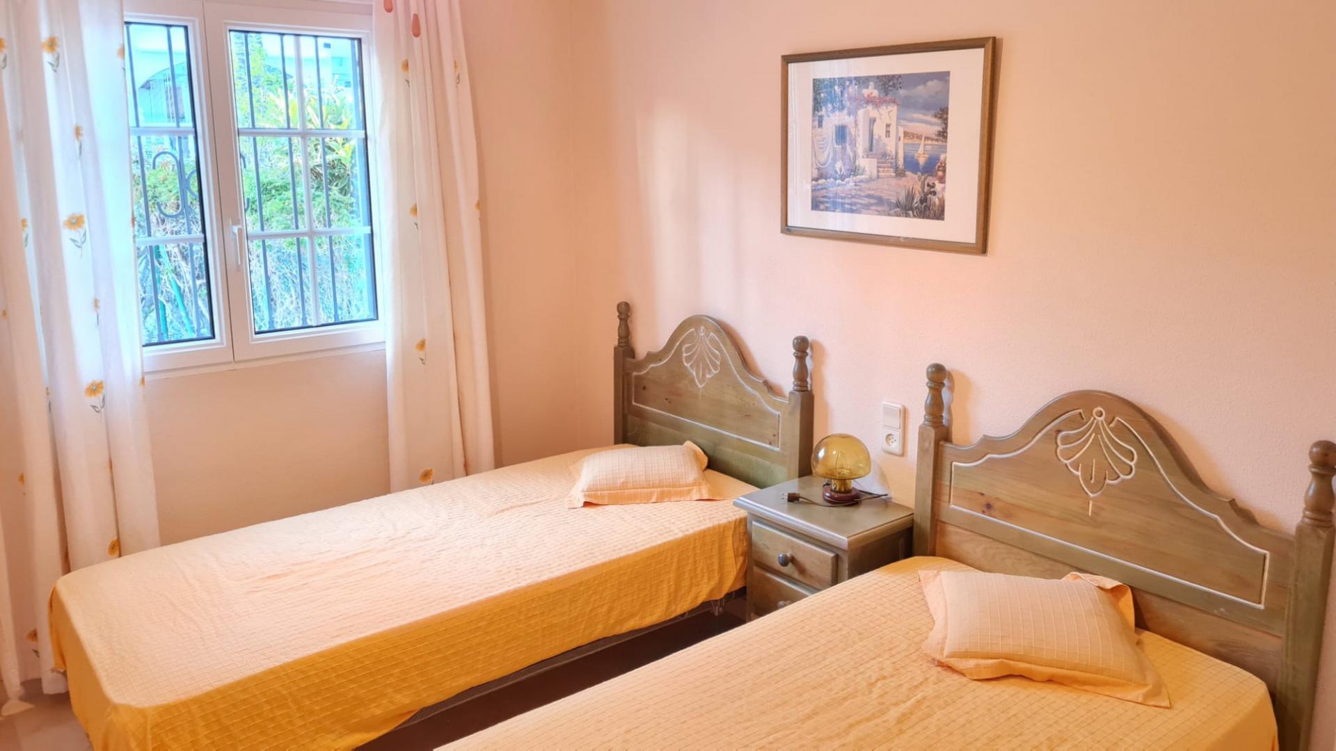 Bungalow met 2 Slaapkamers in Villamartín-las Filipinas, Orihuela Costa - Image 11