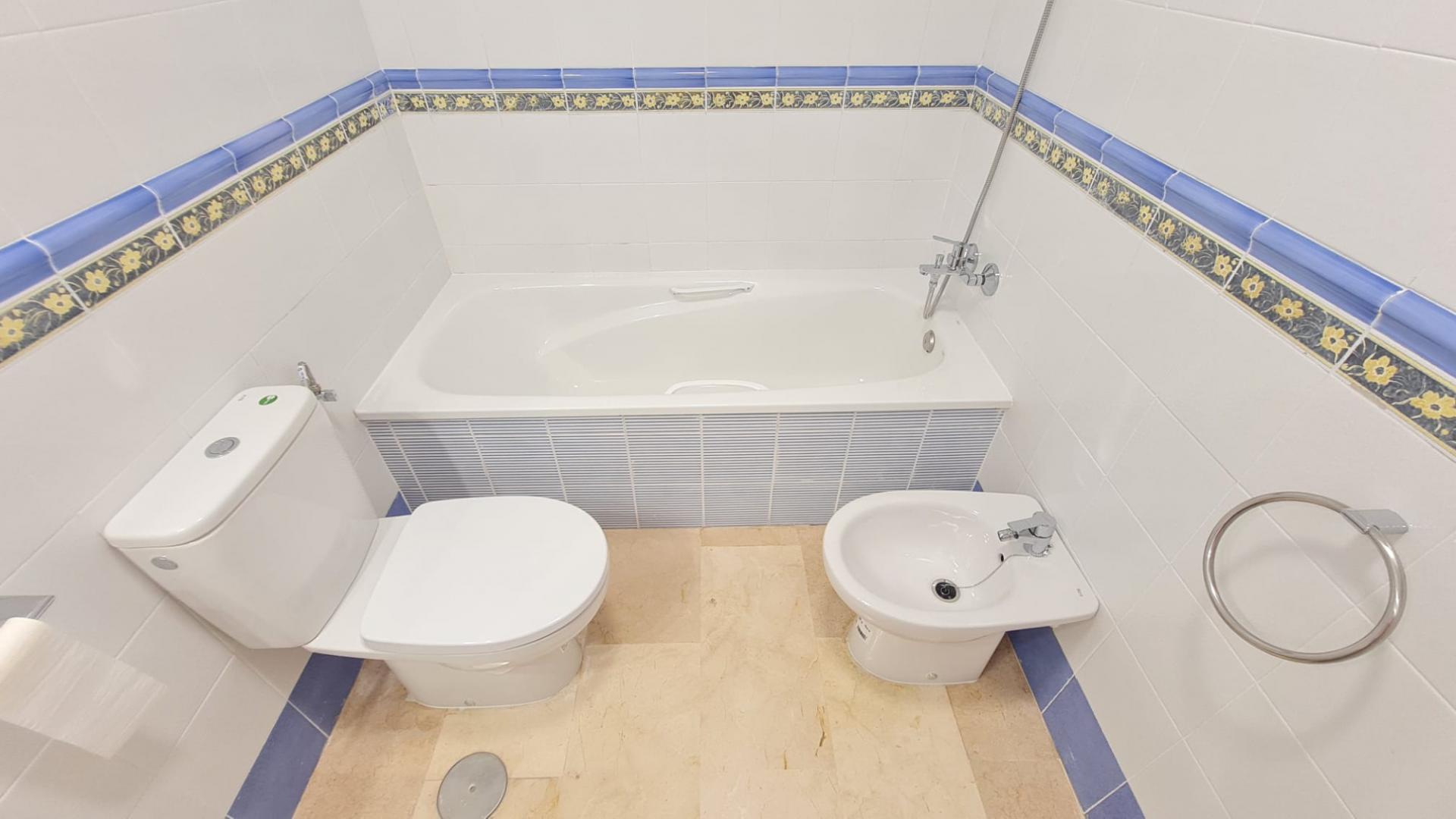 Bungalow met 2 Slaapkamers in Villamartín-las Filipinas, Orihuela Costa - Image 16