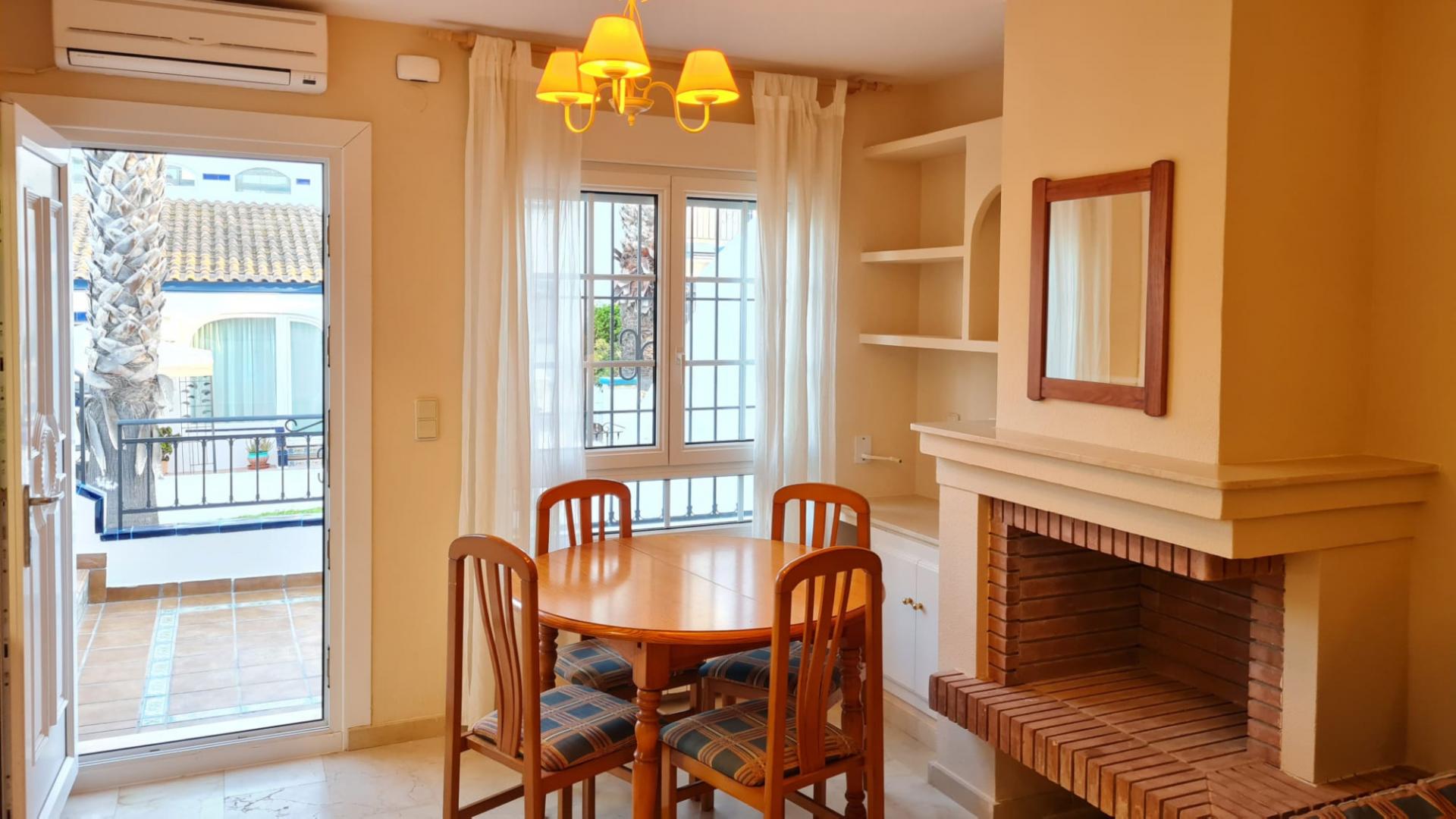 Bungalow met 2 Slaapkamers in Villamartín-las Filipinas, Orihuela Costa - Image 7