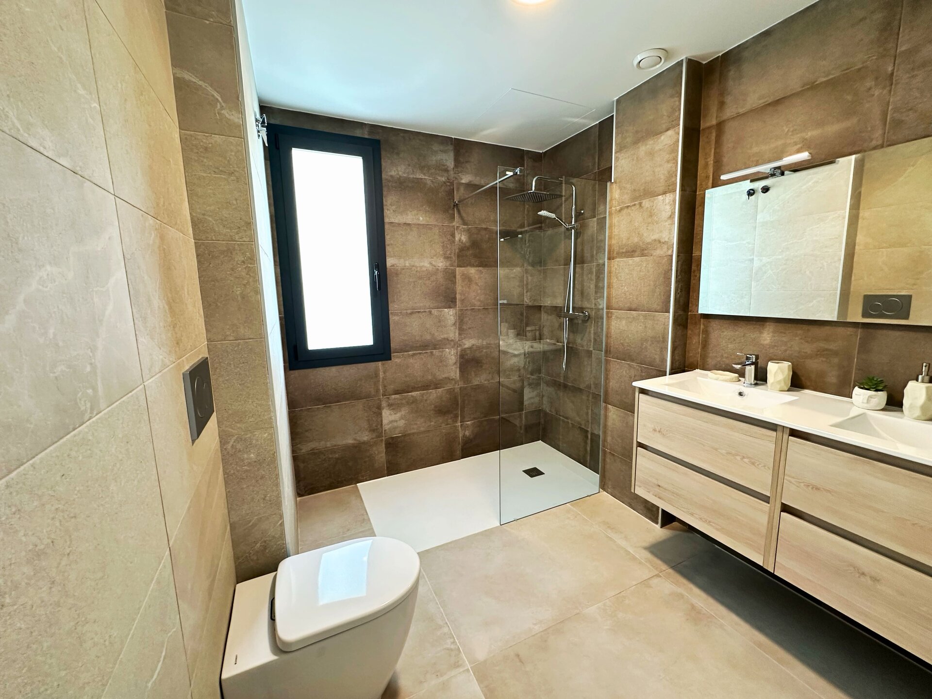 3-Bedroom Semi-Detached House in Dolores - Image 13