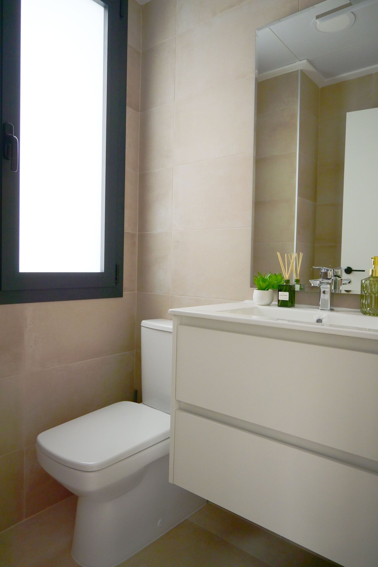 3-Bedroom Semi-Detached House in Dolores - Image 14