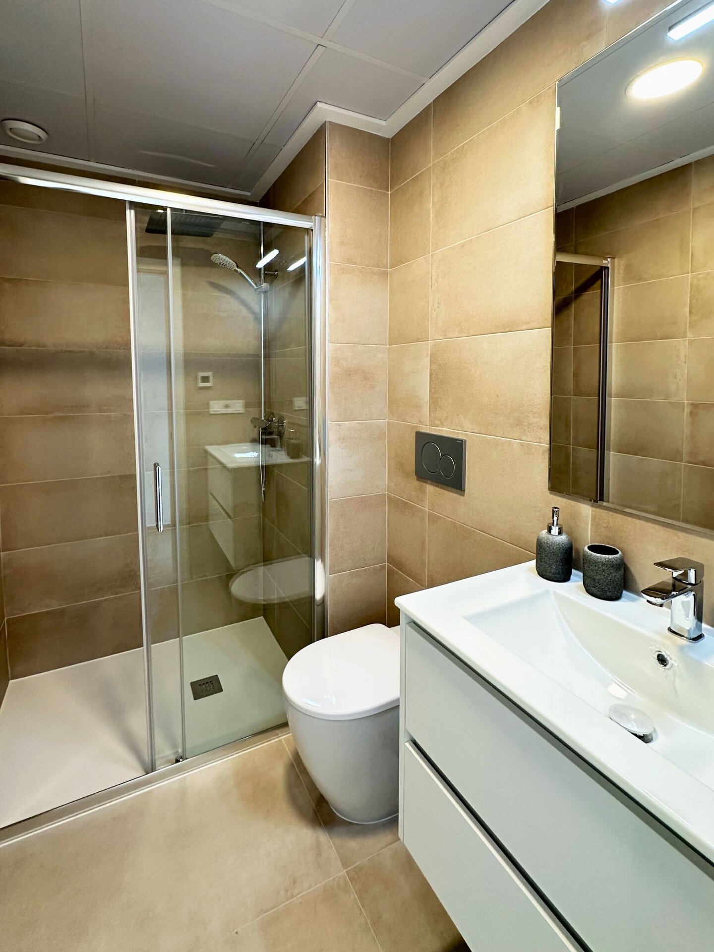 3-Bedroom Semi-Detached House in Dolores - Image 21