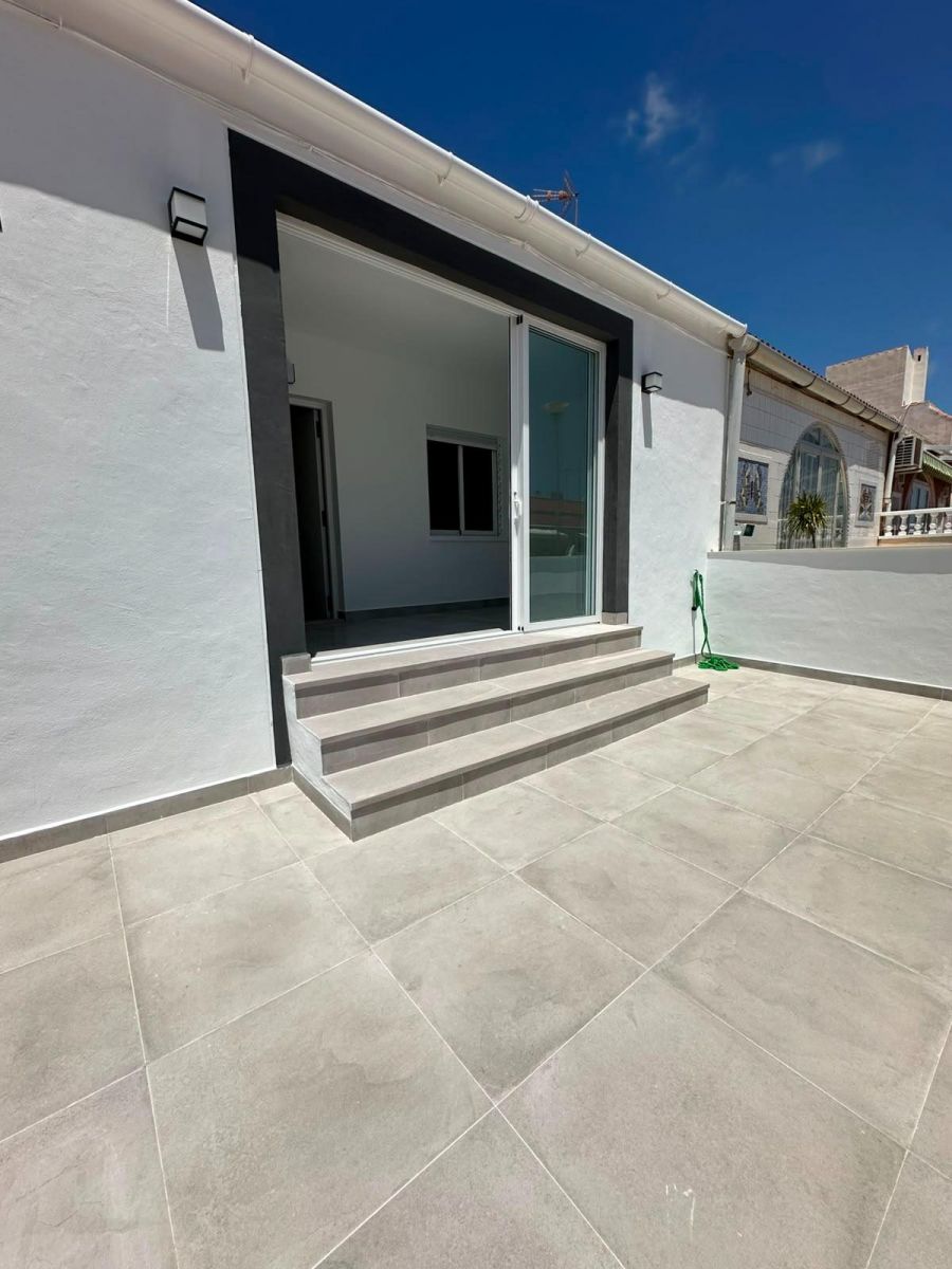 2-Bedroom Bungalow in La Siesta - El Salado - Torreta, Torrevieja - Image 2