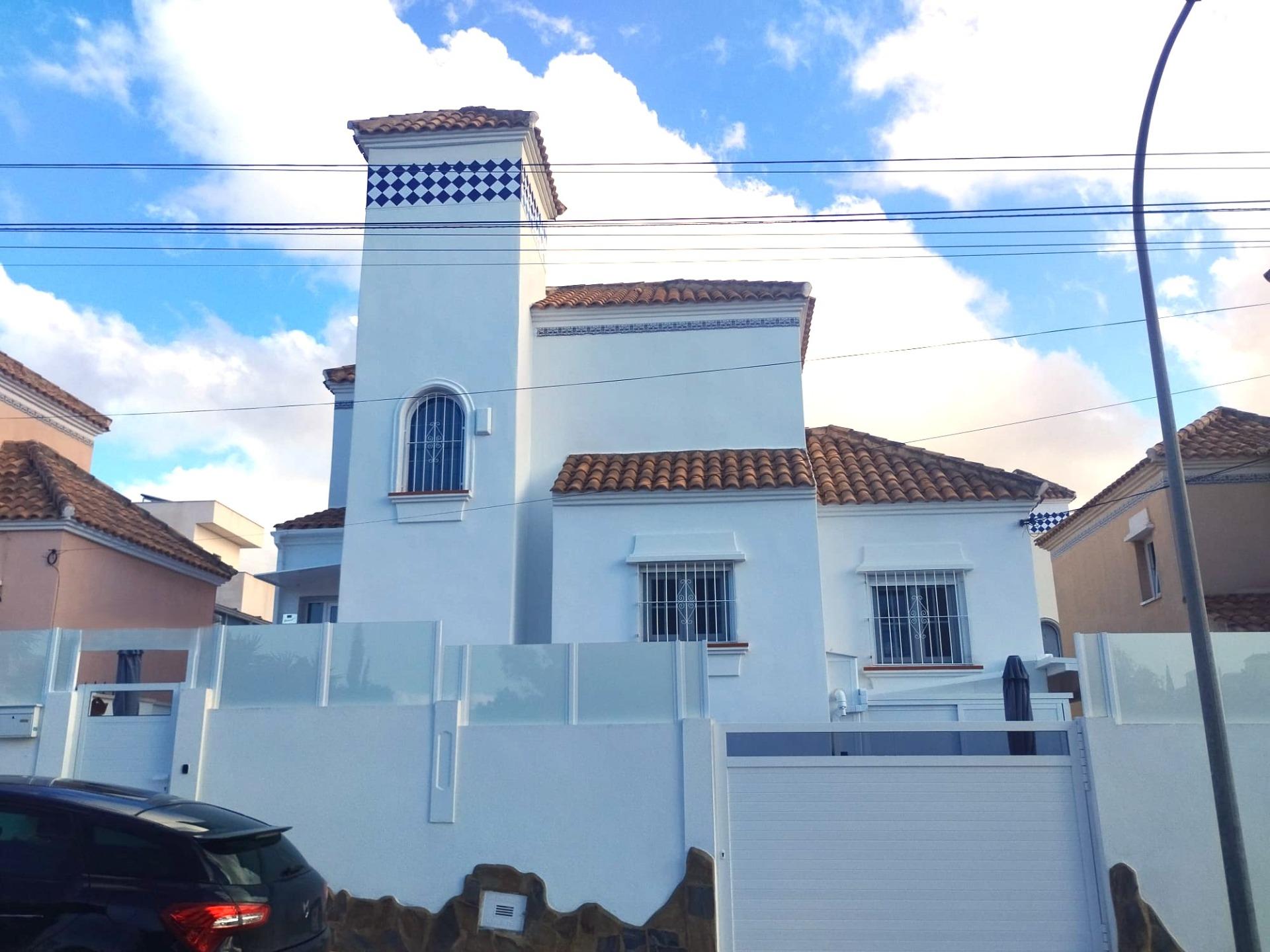 4-Bedroom Villa in Las Filipinas, San Miguel de Salinas - Image 2
