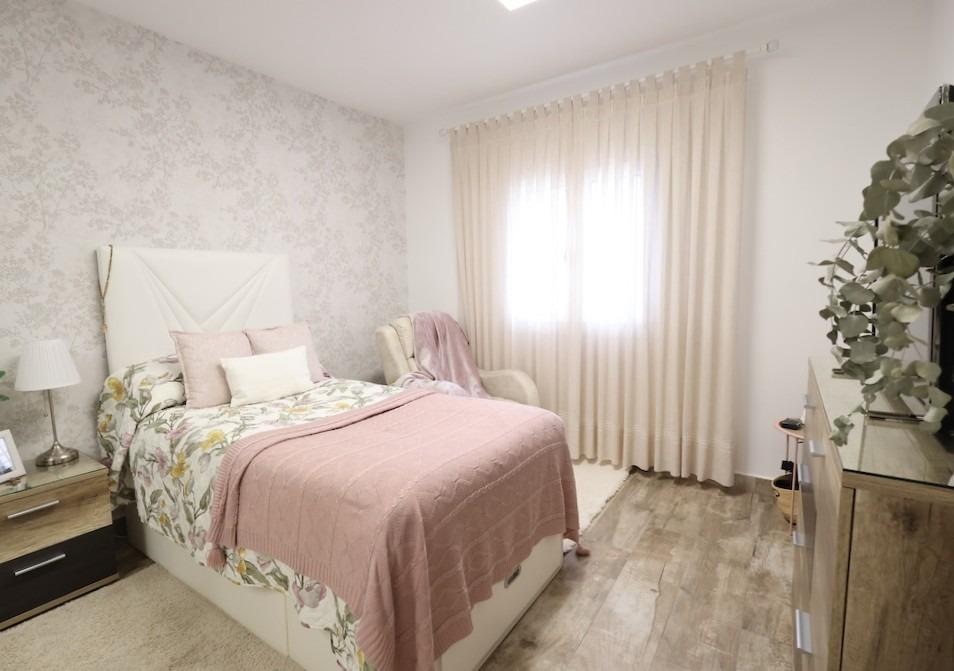 4-Bedroom Villa in Las Filipinas, San Miguel de Salinas - Image 24
