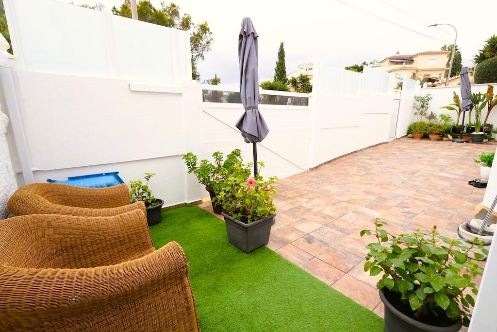 4-Bedroom Villa in Las Filipinas, San Miguel de Salinas - Image 7