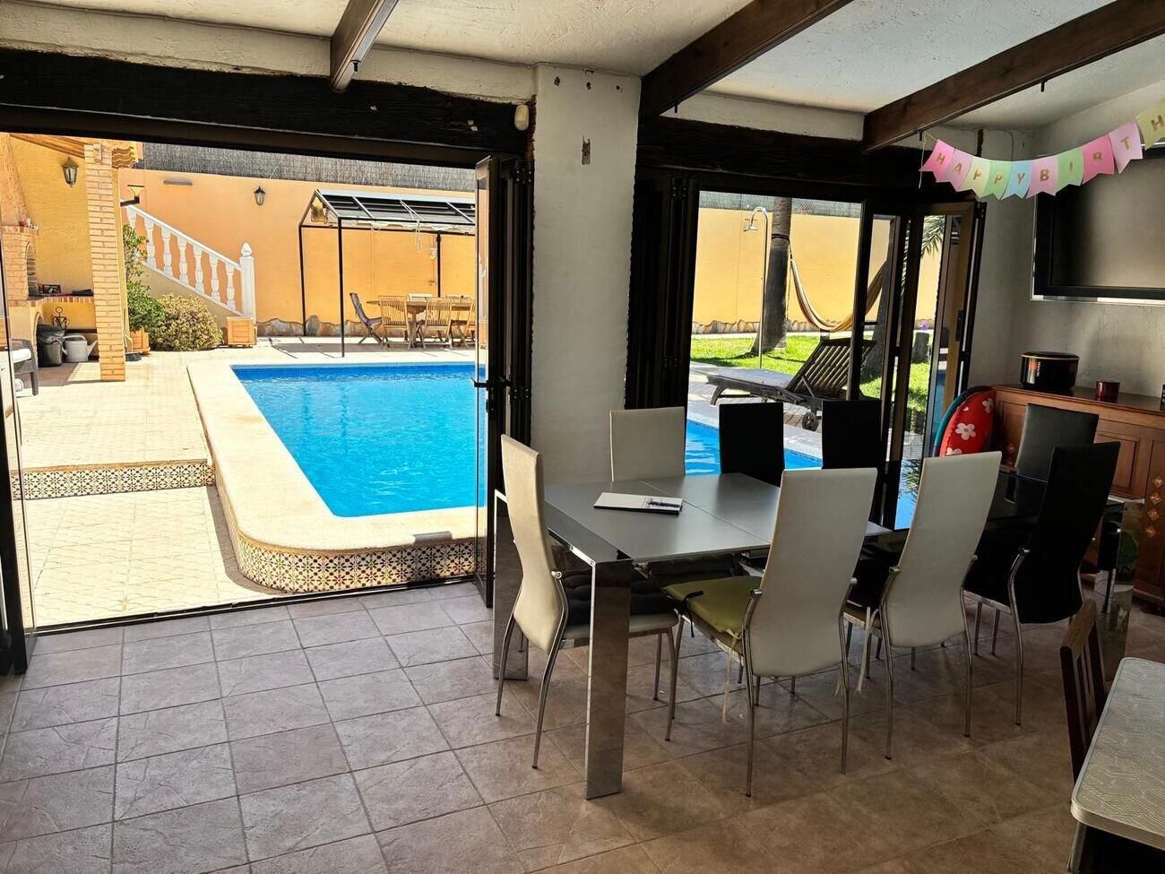 4-Bedroom Villa in La Siesta, Torrevieja - Image 14
