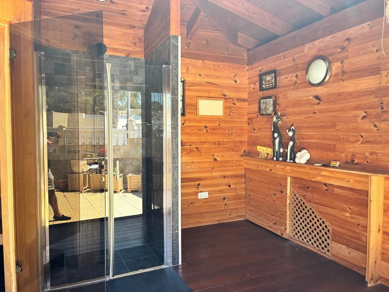 4-Bedroom Villa in La Siesta, Torrevieja - Image 19