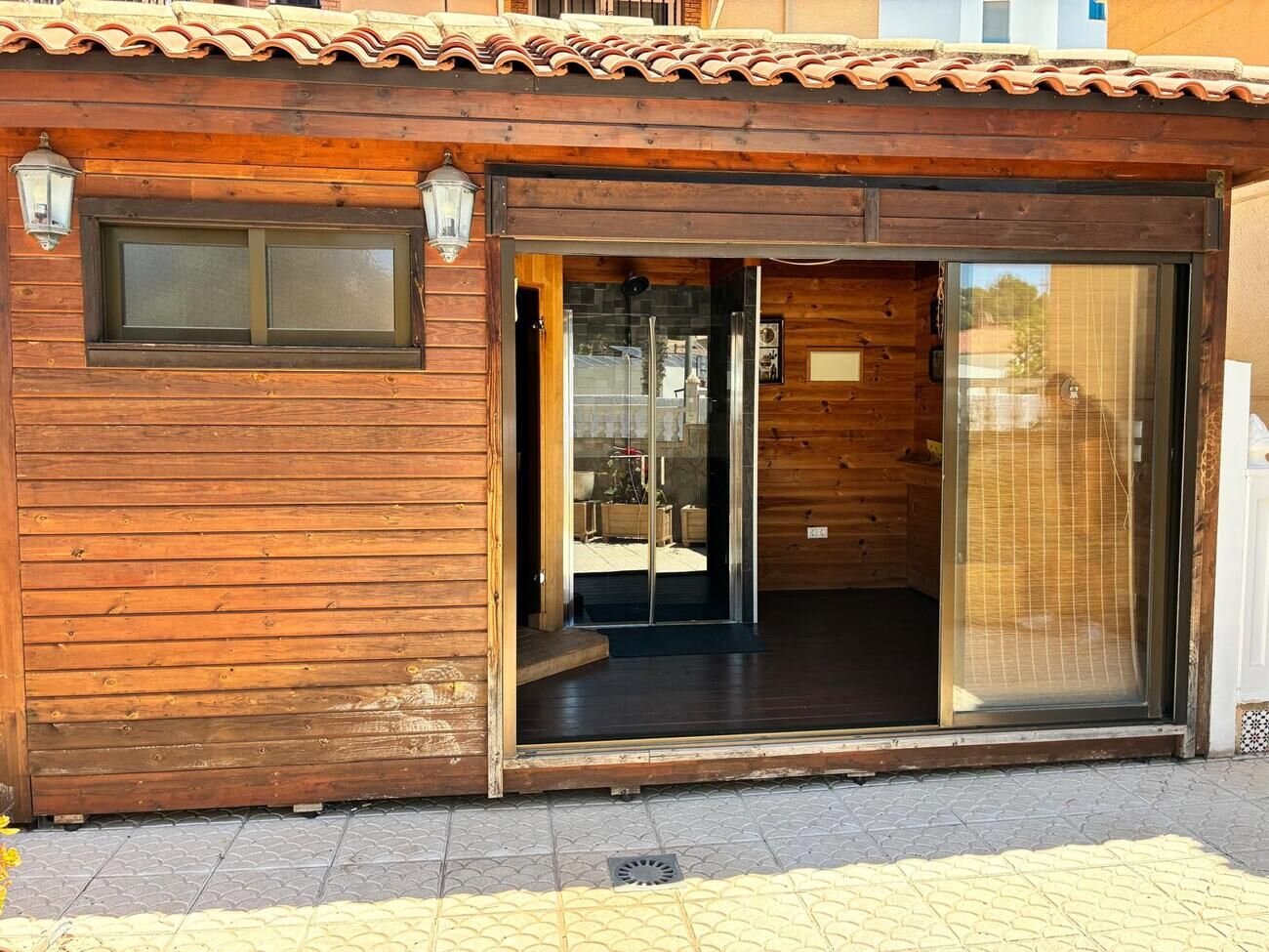 4-Bedroom Villa in La Siesta, Torrevieja - Image 22