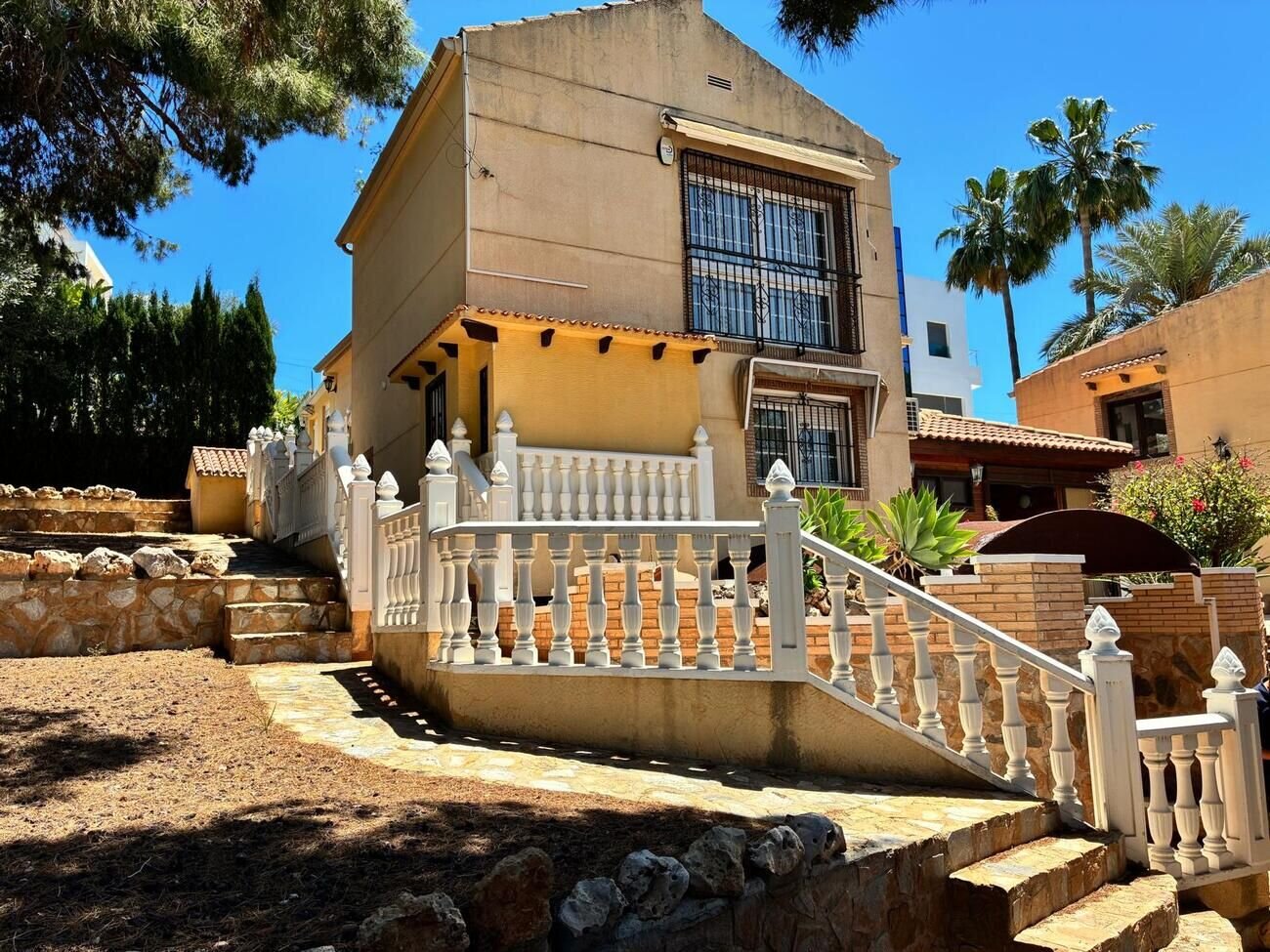 4-Bedroom Villa in La Siesta, Torrevieja - Image 27