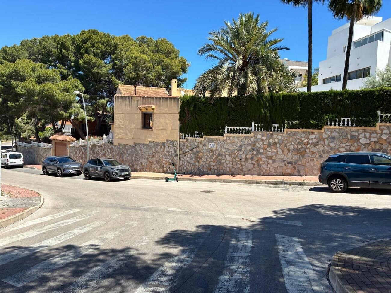 4-Bedroom Villa in La Siesta, Torrevieja - Image 3