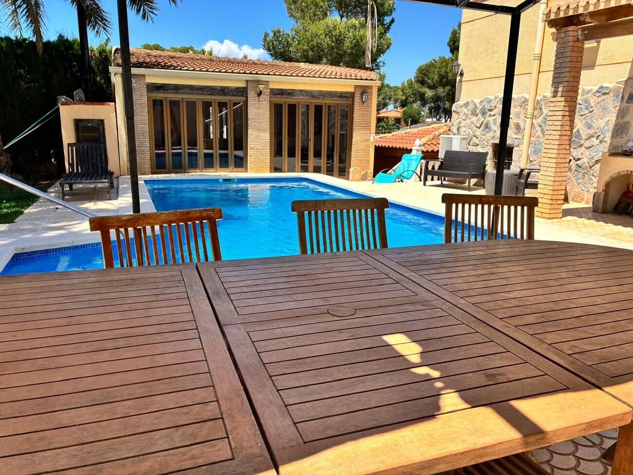 4-Bedroom Villa in La Siesta, Torrevieja - Image 5