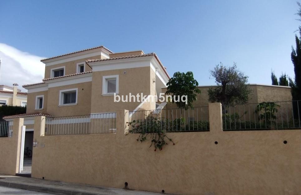 4-Bedroom Detached House in  Calpe | Sunny Casas - Costa ... - Image 15